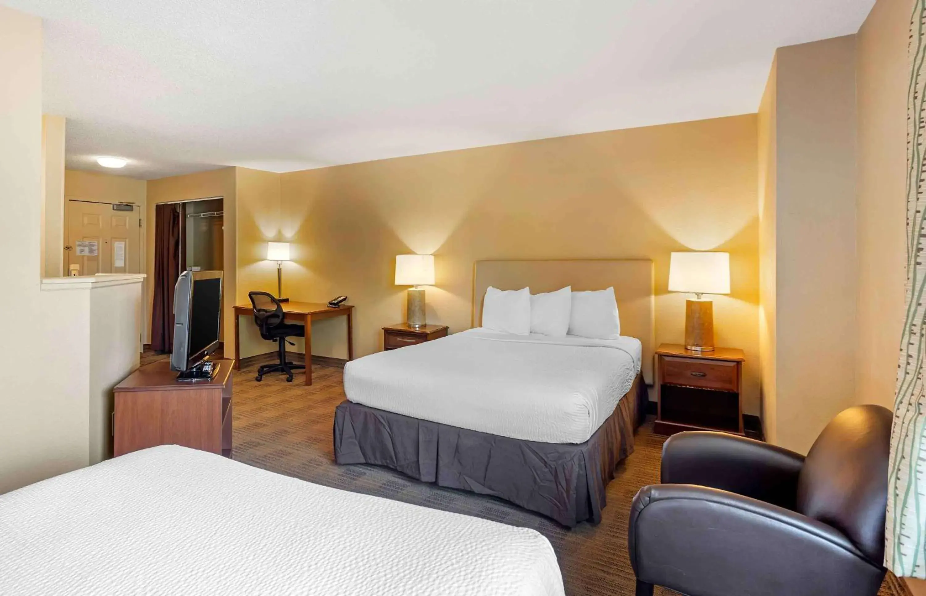 Studio with 2 Queen Beds - Non-Smoking in Extended Stay America Suites - Philadelphia - Mt Laurel - Pacilli Place Studio with 2 Queen Beds - Non-Smoking in Extended Stay America Suites - Philadelphia - Mt Laurel - Pacilli Place