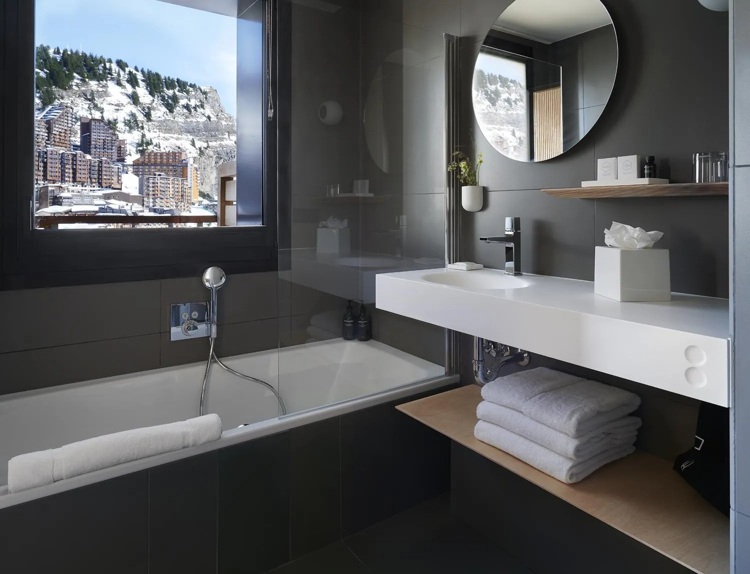 Bathroom in Hôtel MiL8