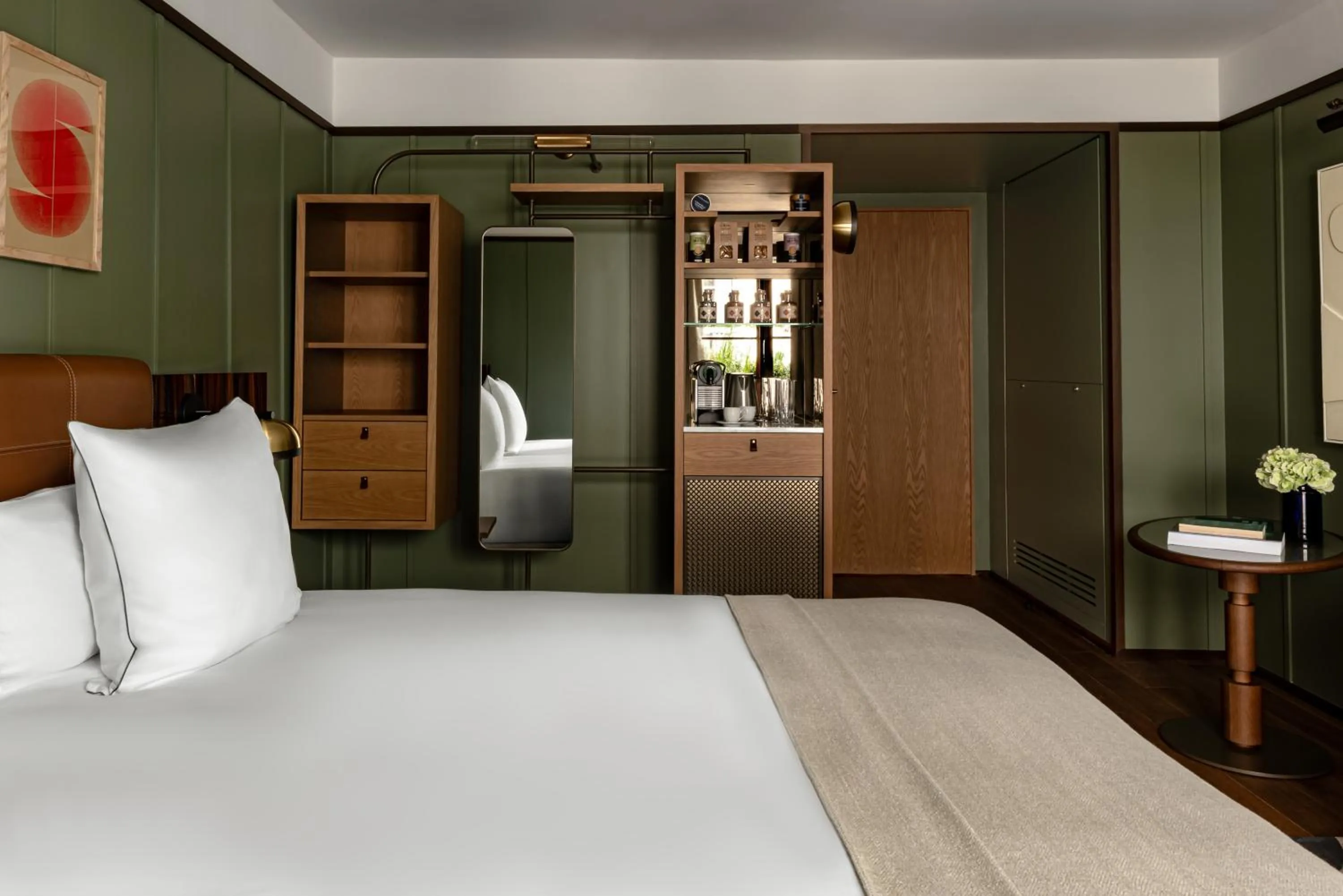 Photo of the whole room, Bed in Norman Paris Hôtel & Spa