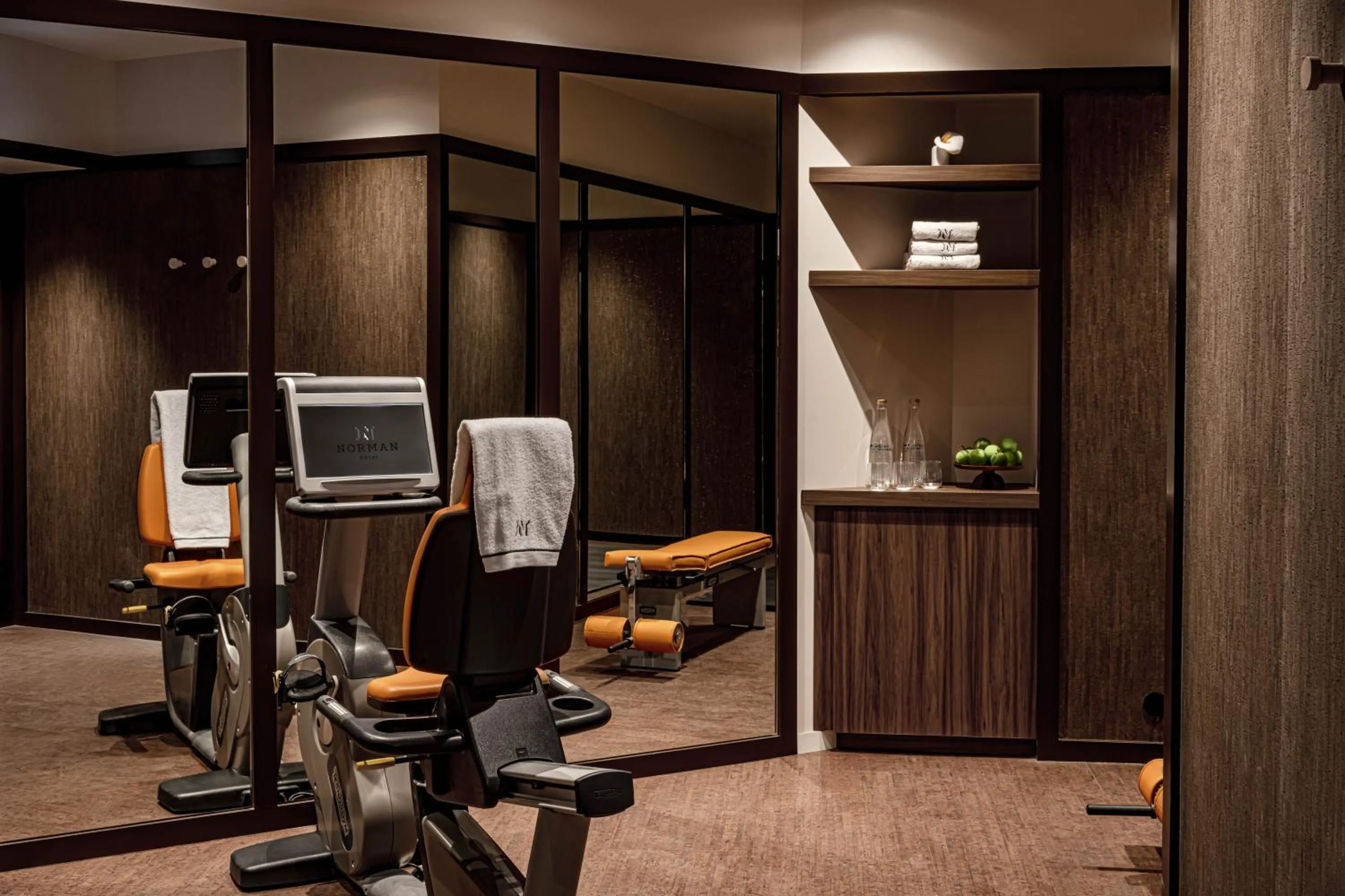 Fitness centre/facilities in Norman Paris Hôtel & Spa