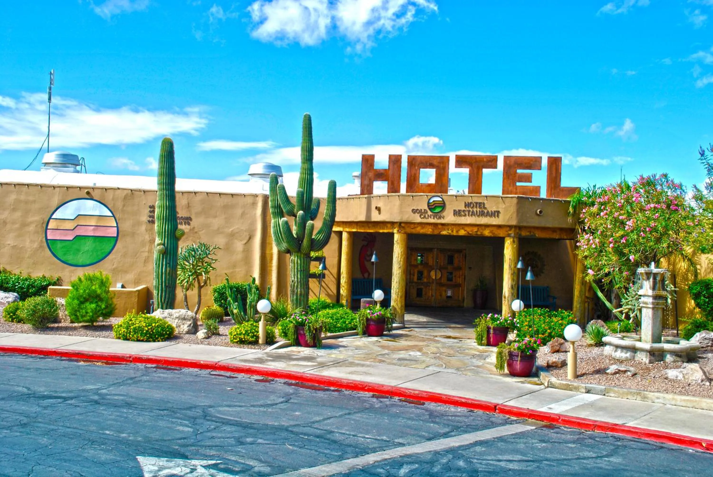 Facade/entrance in Gold Canyon Golf Resort