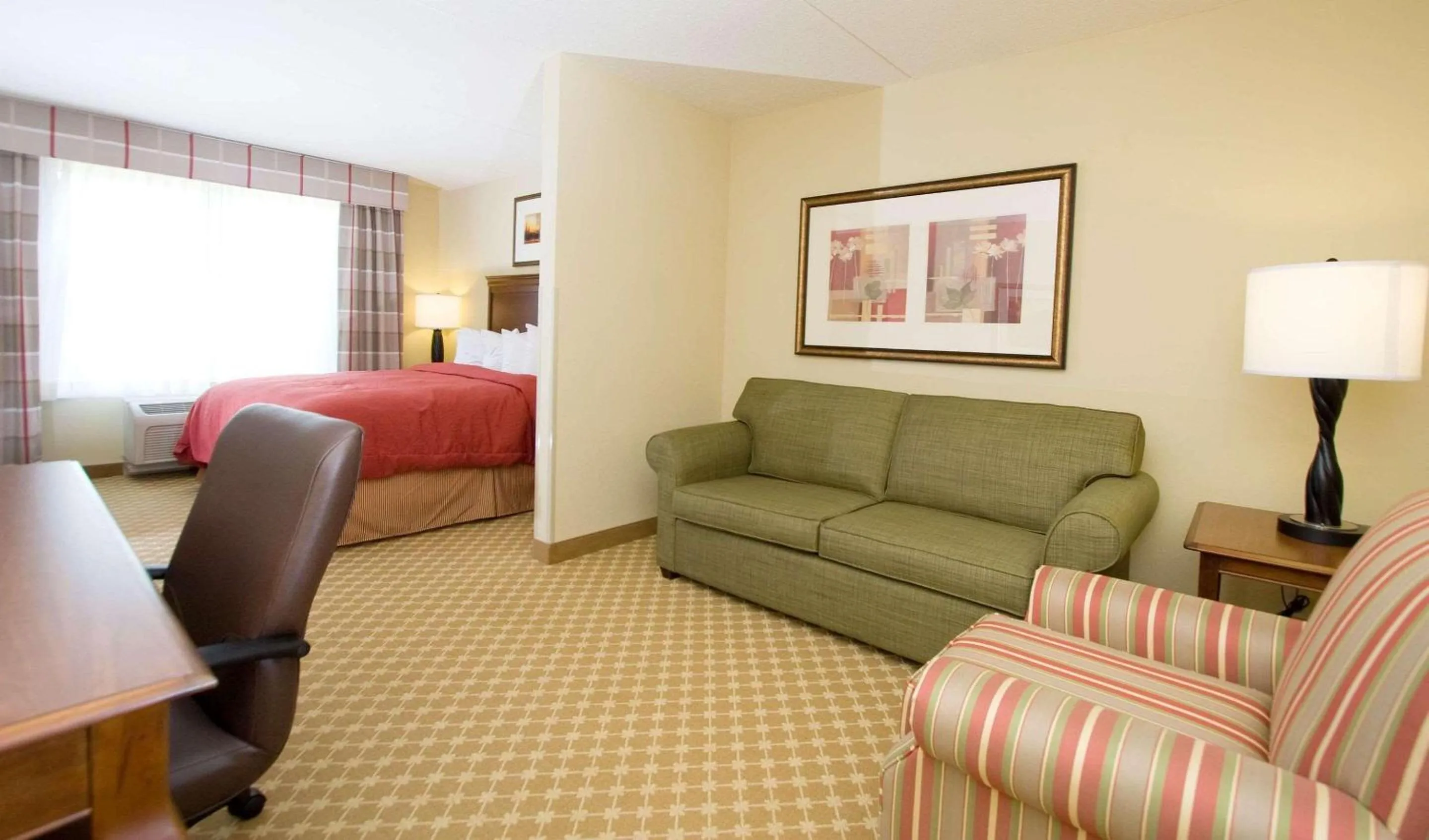 Bedroom, Bed in Country Inn & Suites by Radisson, Fredericksburg, VA