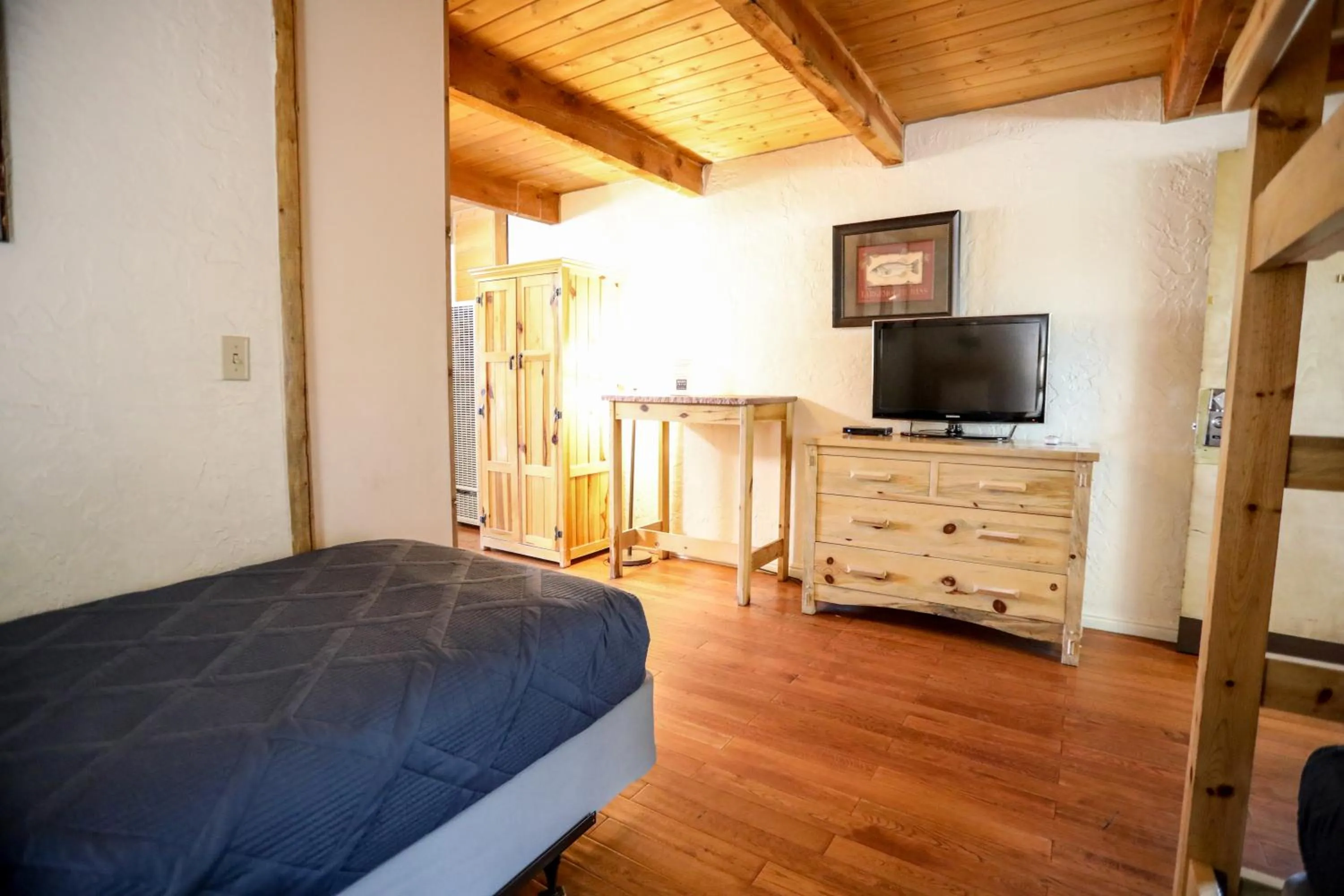 Bed in The Boulder Creek Lodge