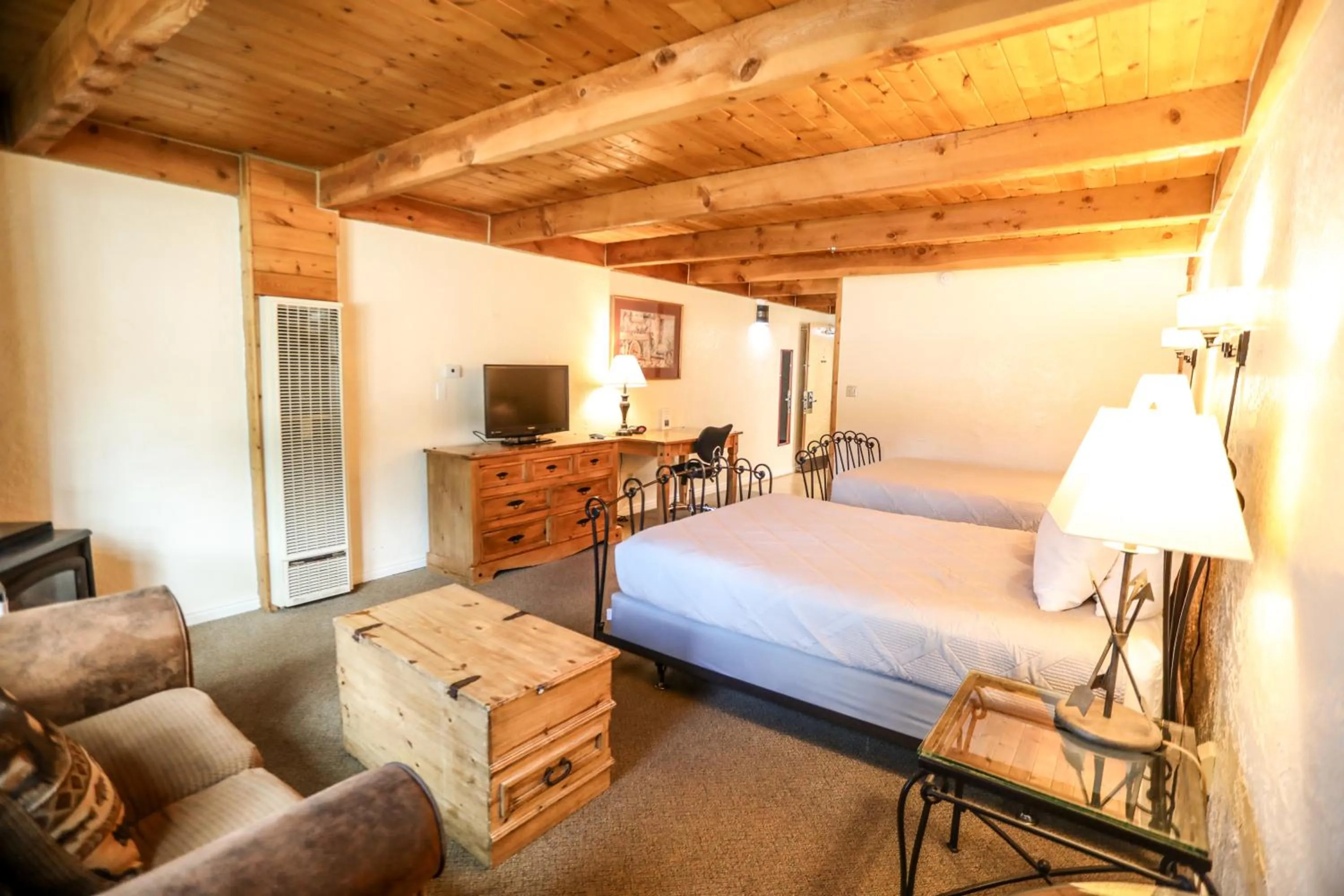 Bed in The Boulder Creek Lodge