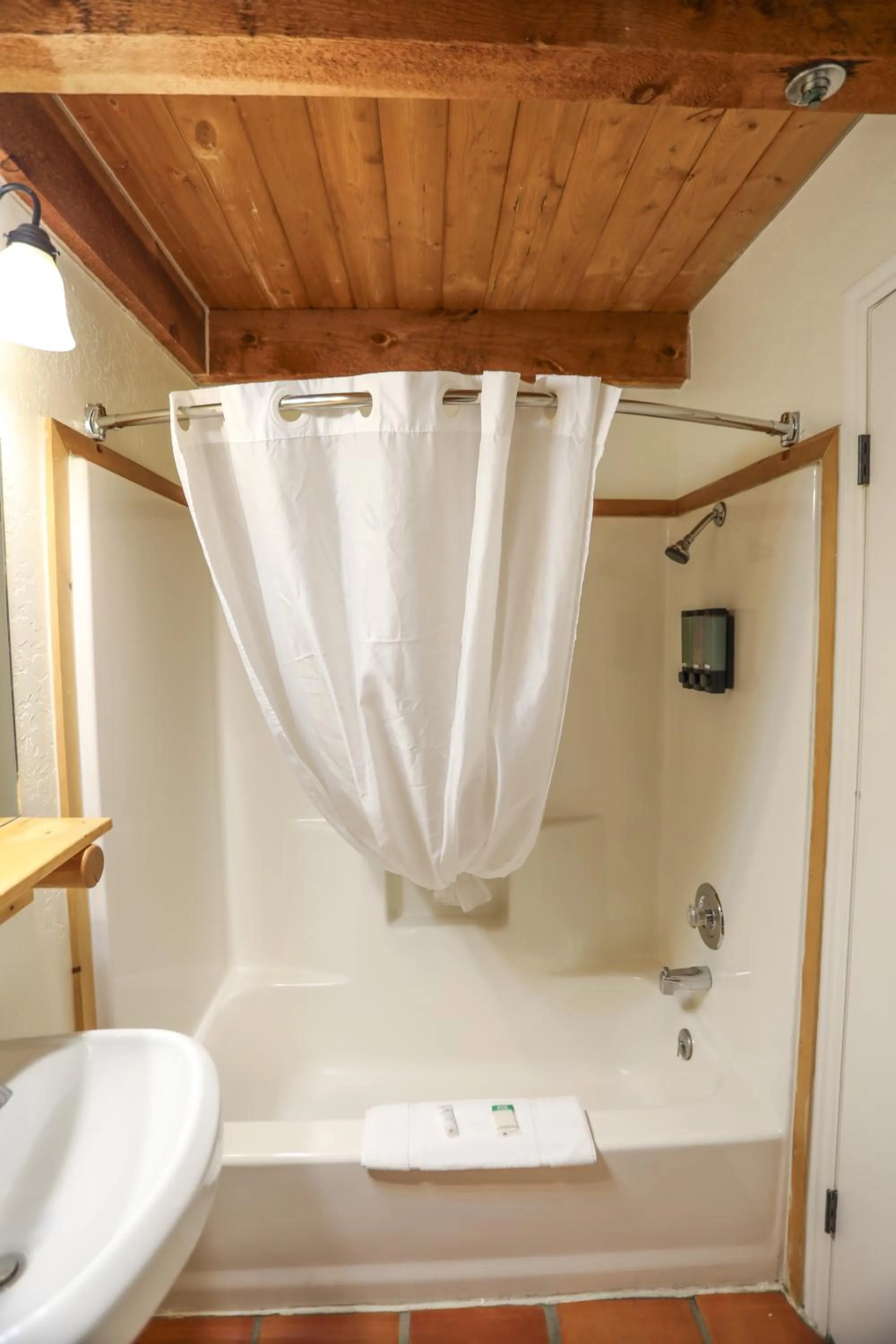 The Boulder Creek Lodge