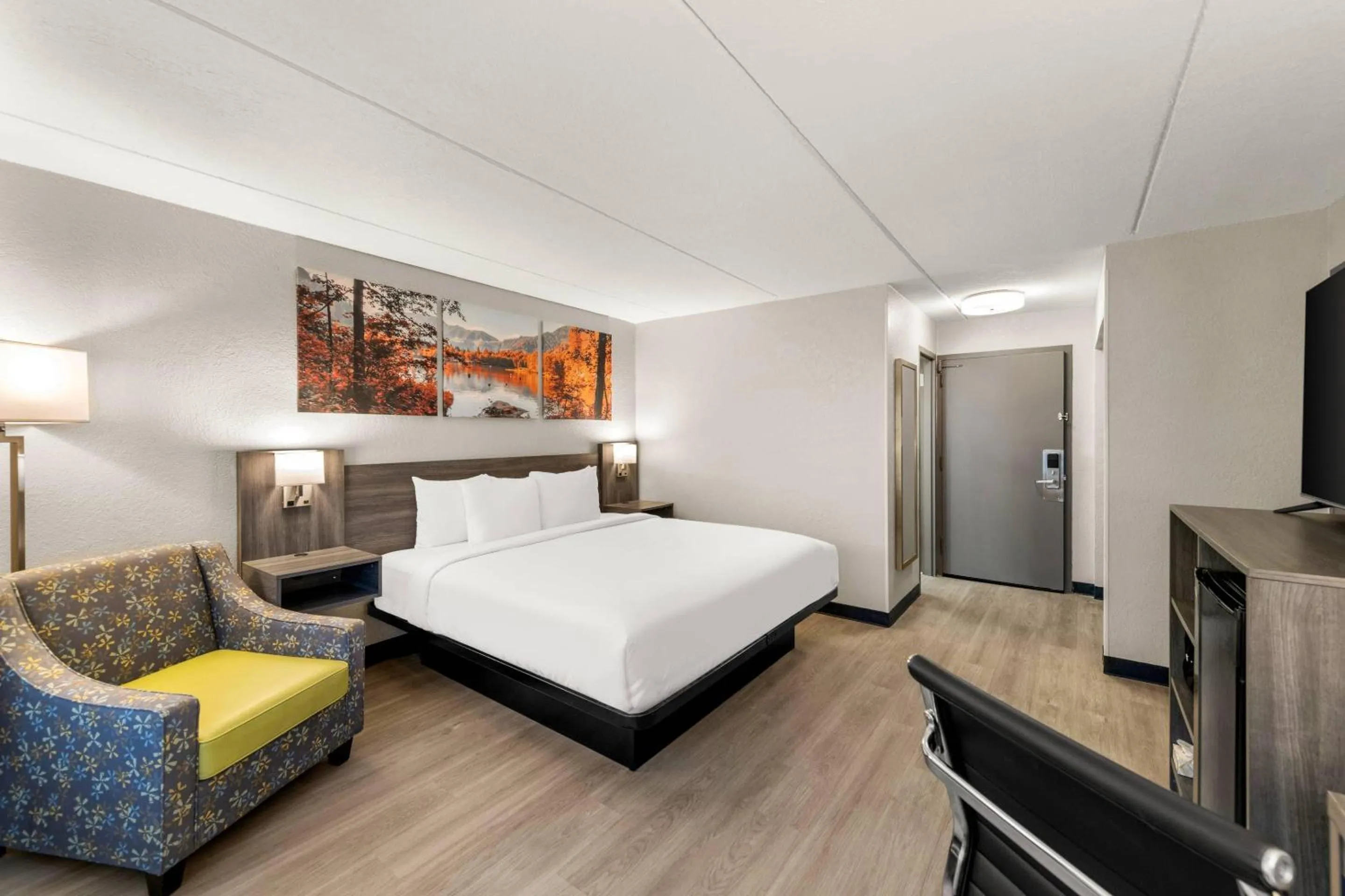 Bedroom, Bed in Clarion Pointe Rhinelander Downtown