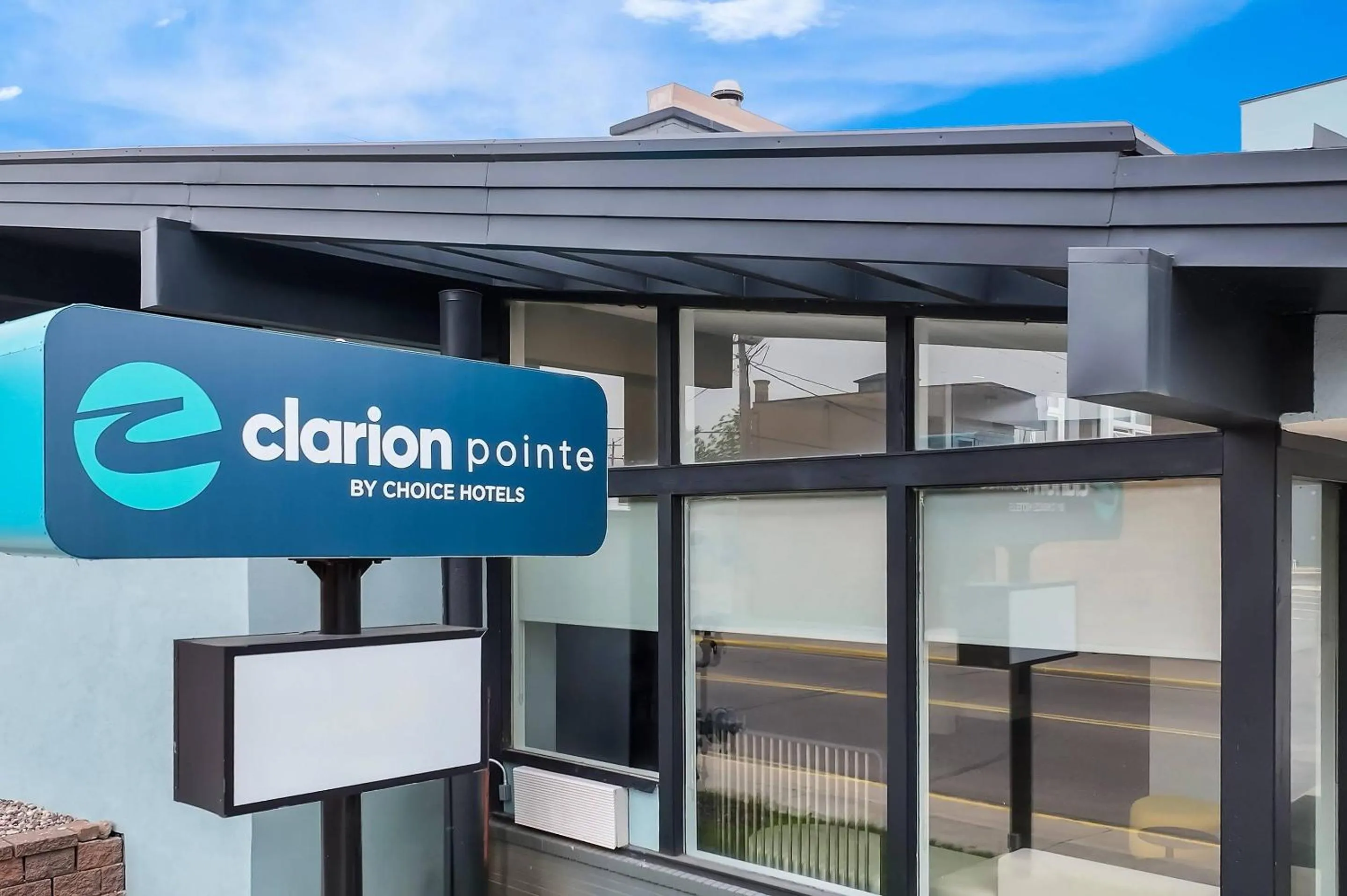 Property building in Clarion Pointe Rhinelander Downtown