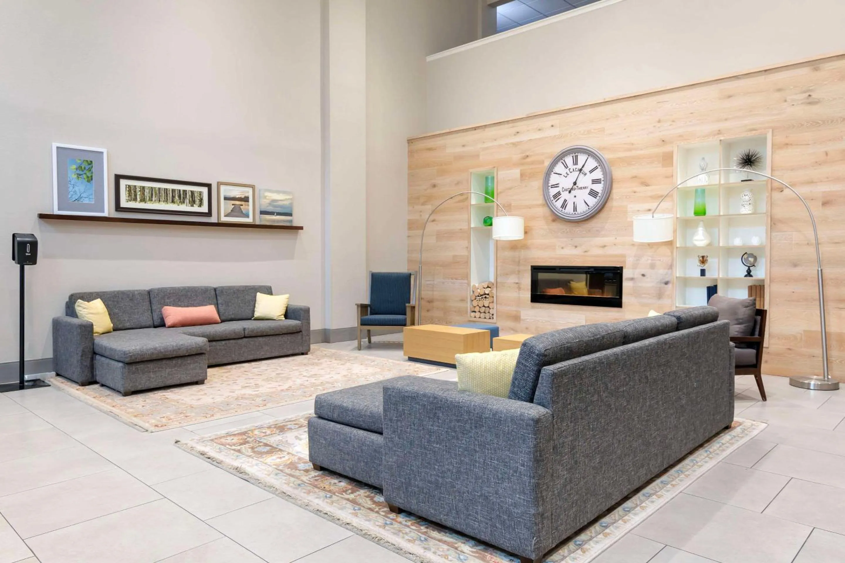 Lobby or reception in Country Inn & Suites by Radisson, Columbia, MO