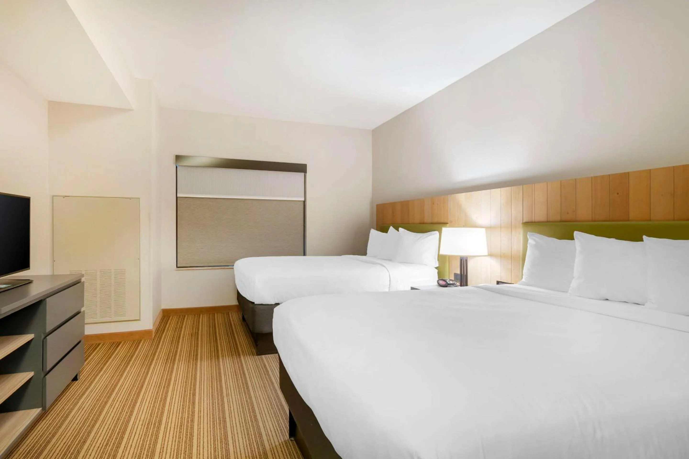 Bedroom, Bed in Country Inn & Suites by Radisson, Columbia, MO