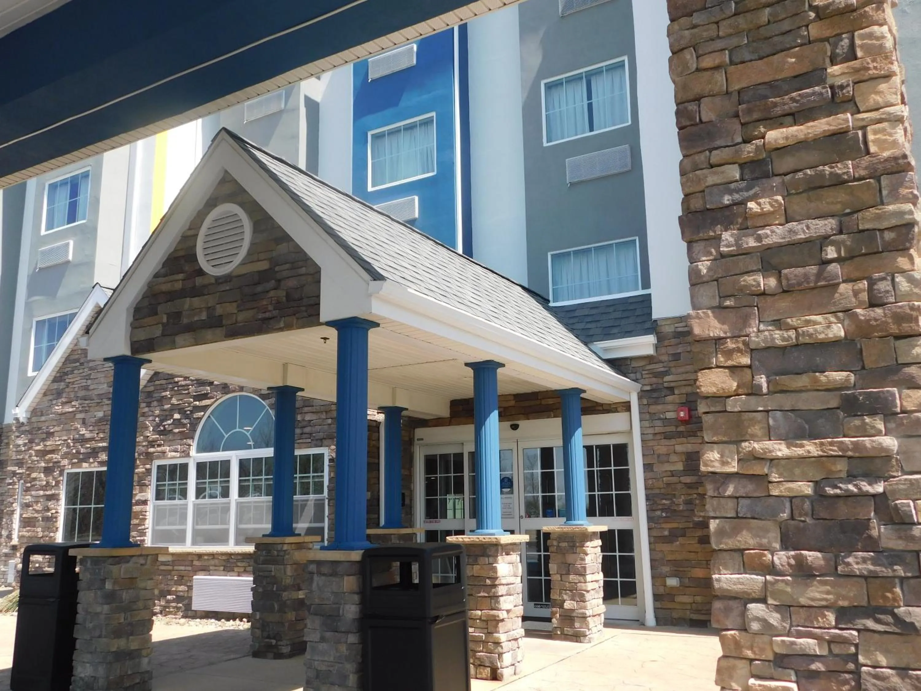 Property building in Microtel Inn & Suites by Wyndham Wheeling at The Highlands