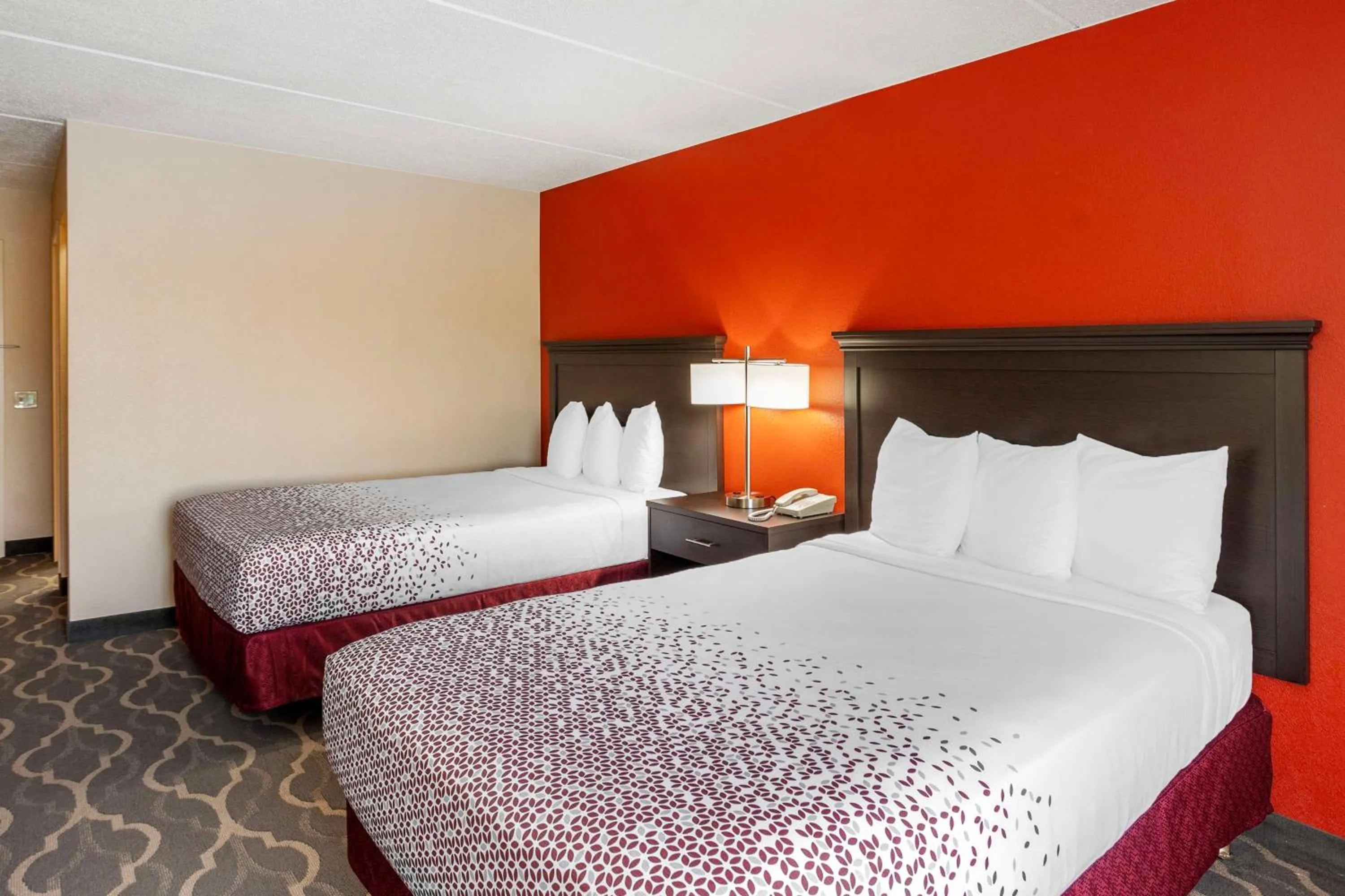 Bedroom, Bed in Best Western Inn at Blakeslee-Pocono