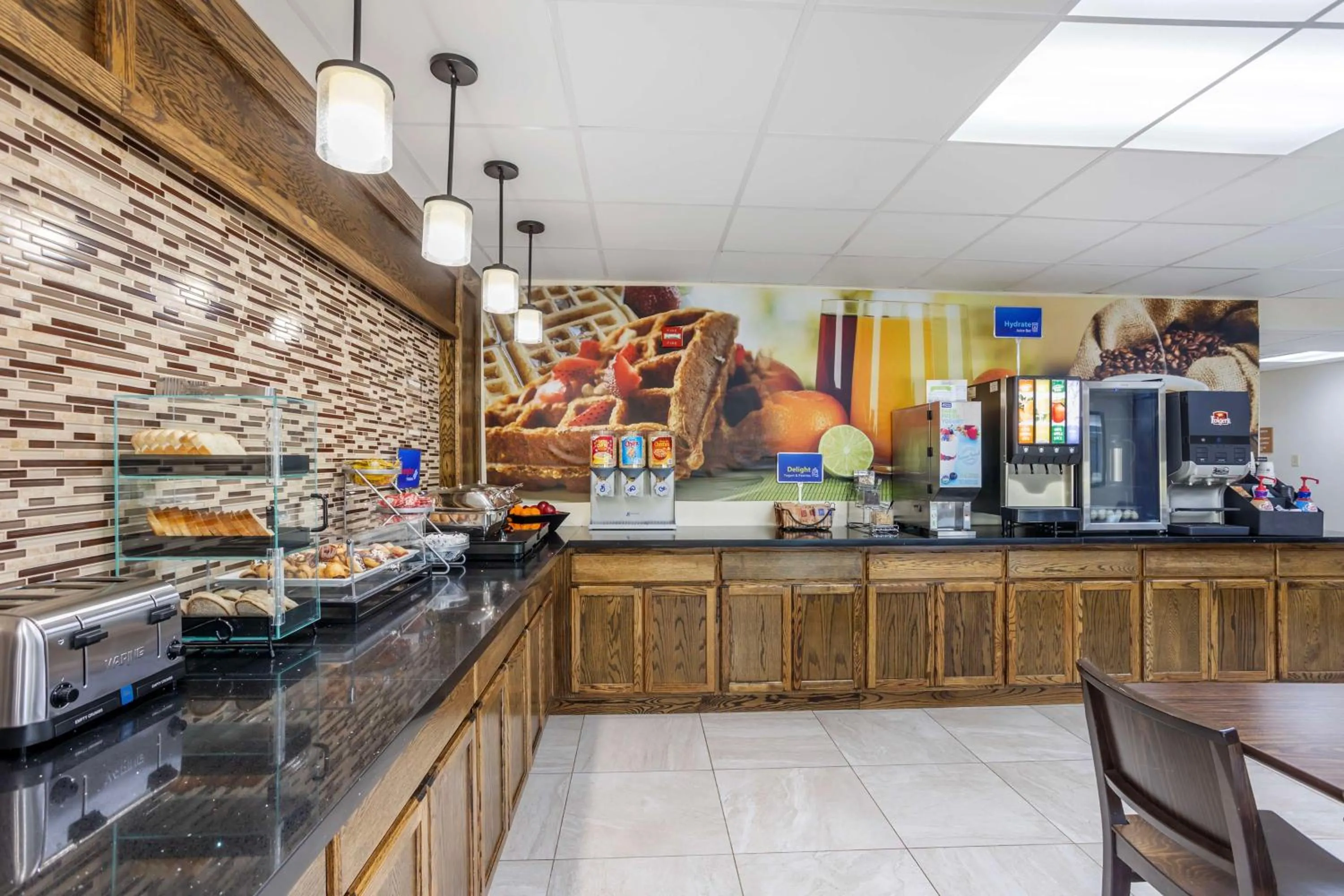 Breakfast in Best Western Inn at Blakeslee-Pocono