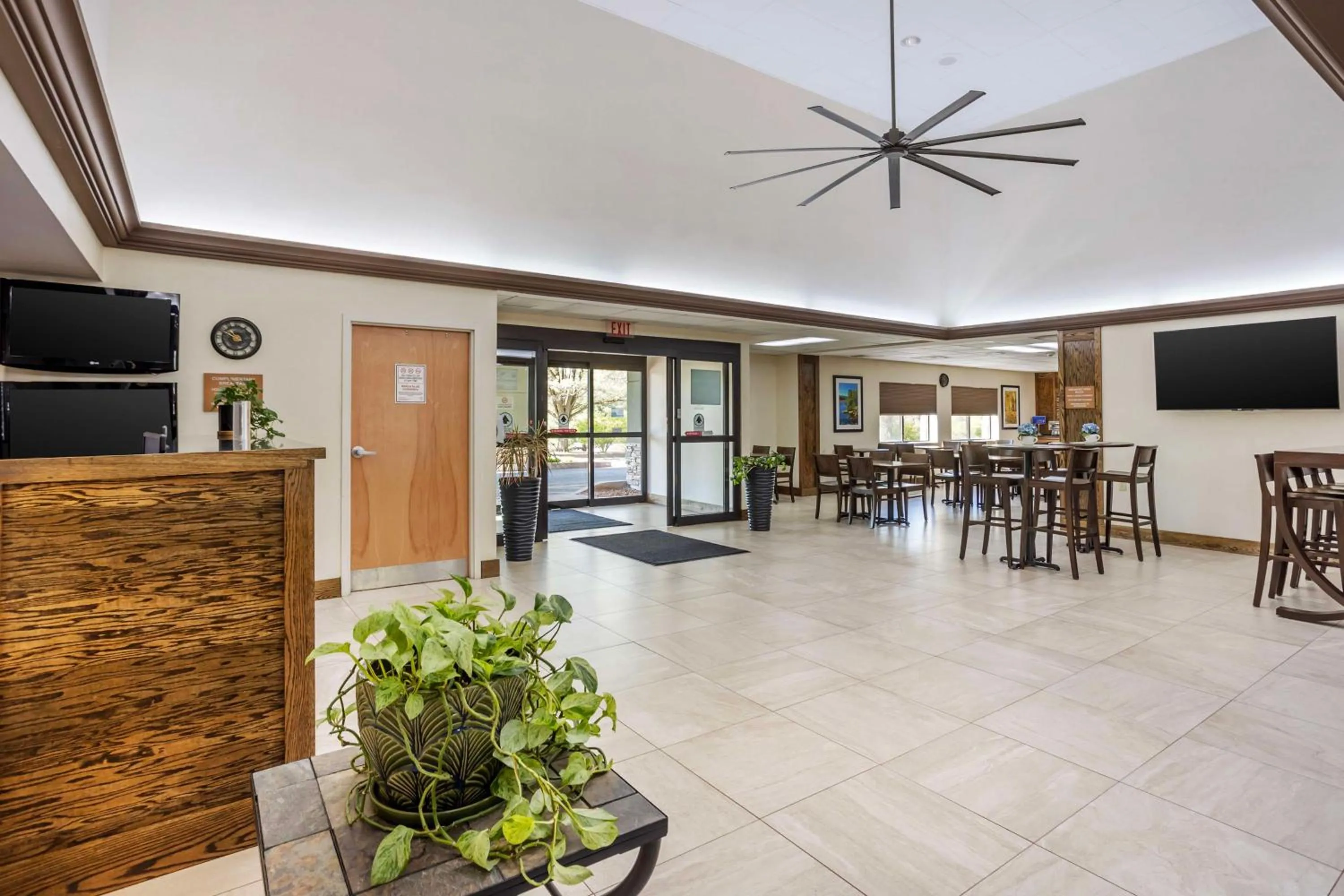 Lobby or reception in Best Western Inn at Blakeslee-Pocono