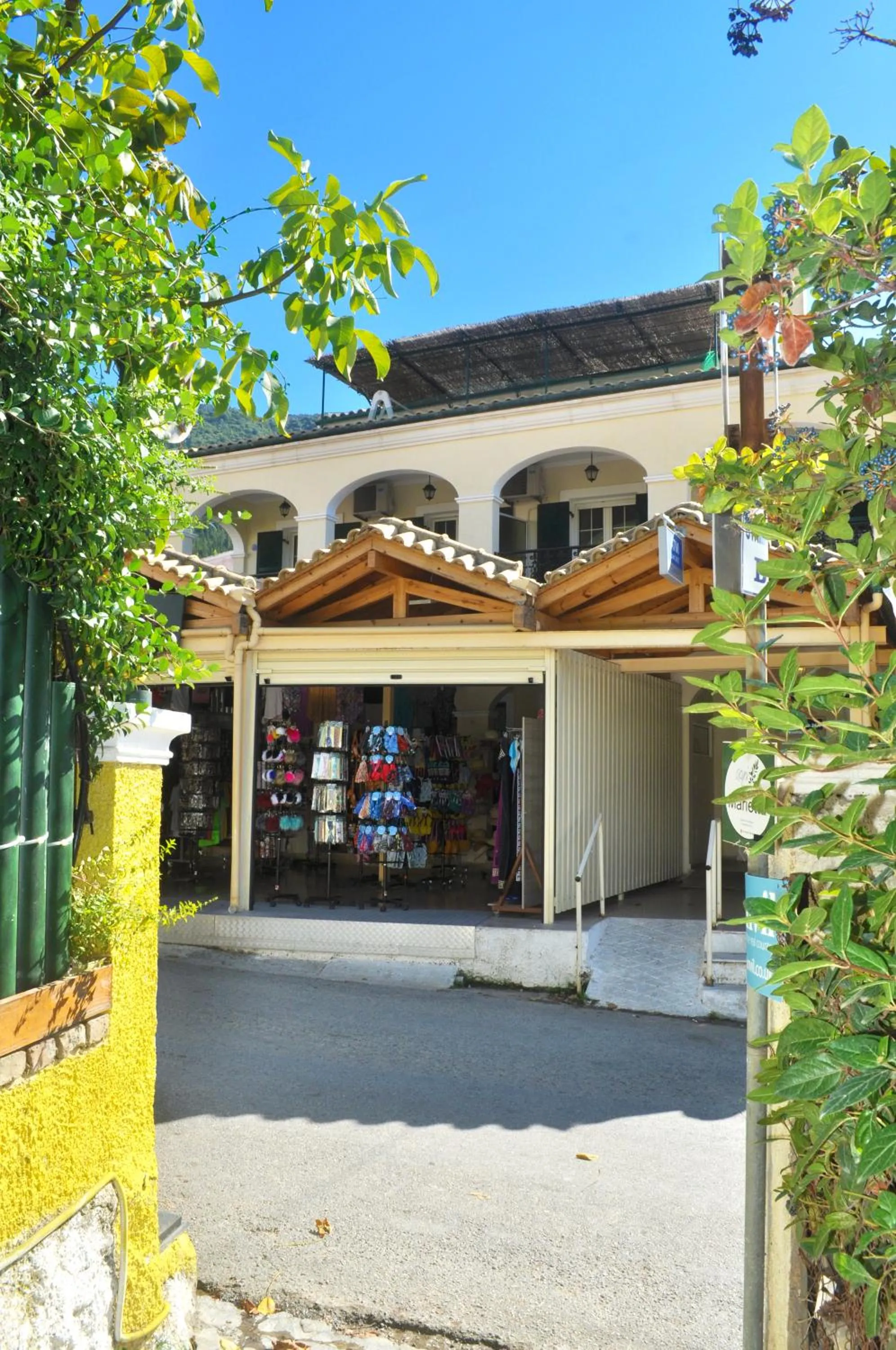 Property building in Holiday Apartments yannis on Agios Gordios beach in Corfu