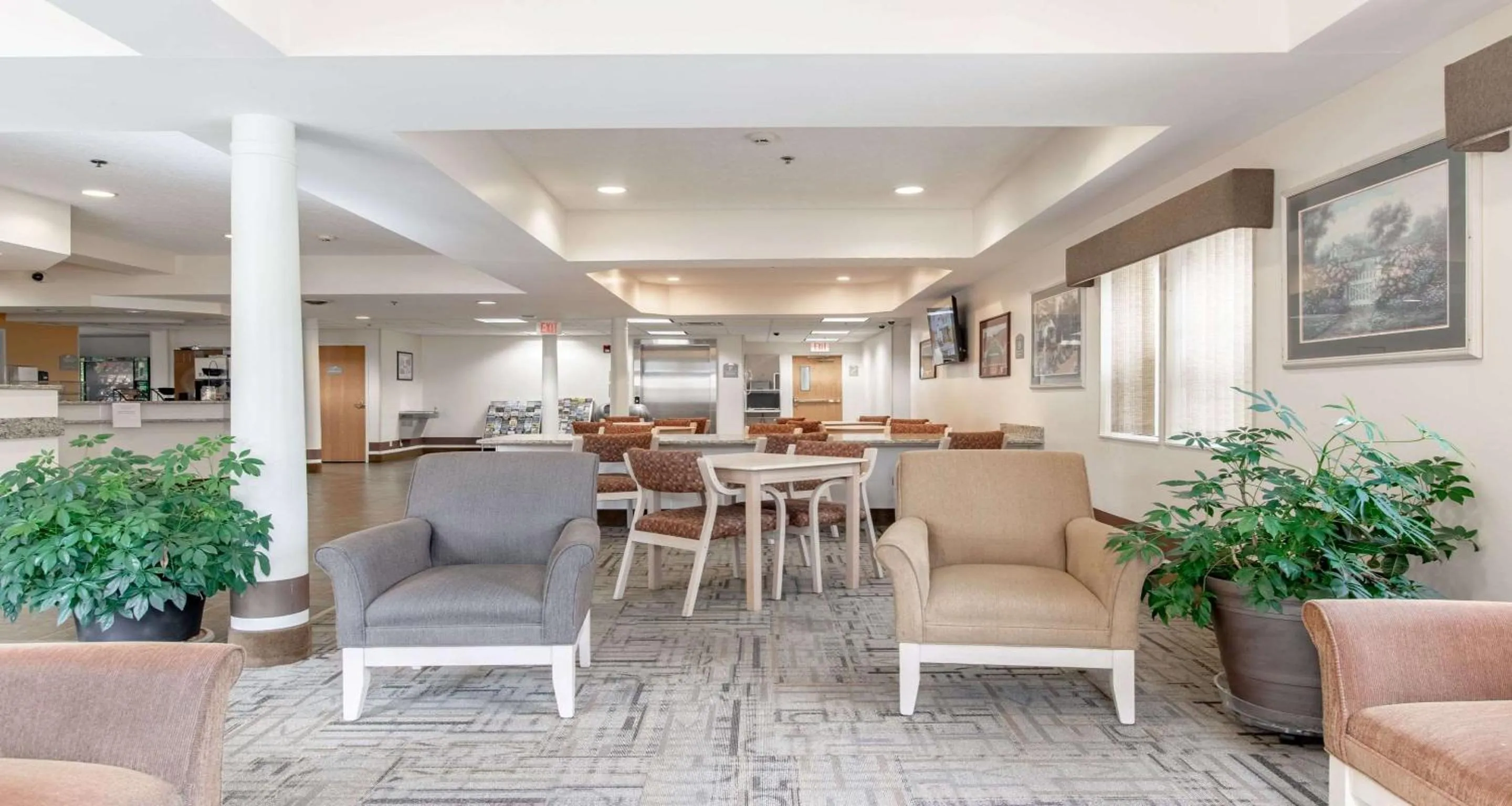 Lobby or reception in SureStay Hotel by Best Western Christiansburg Blacksburg