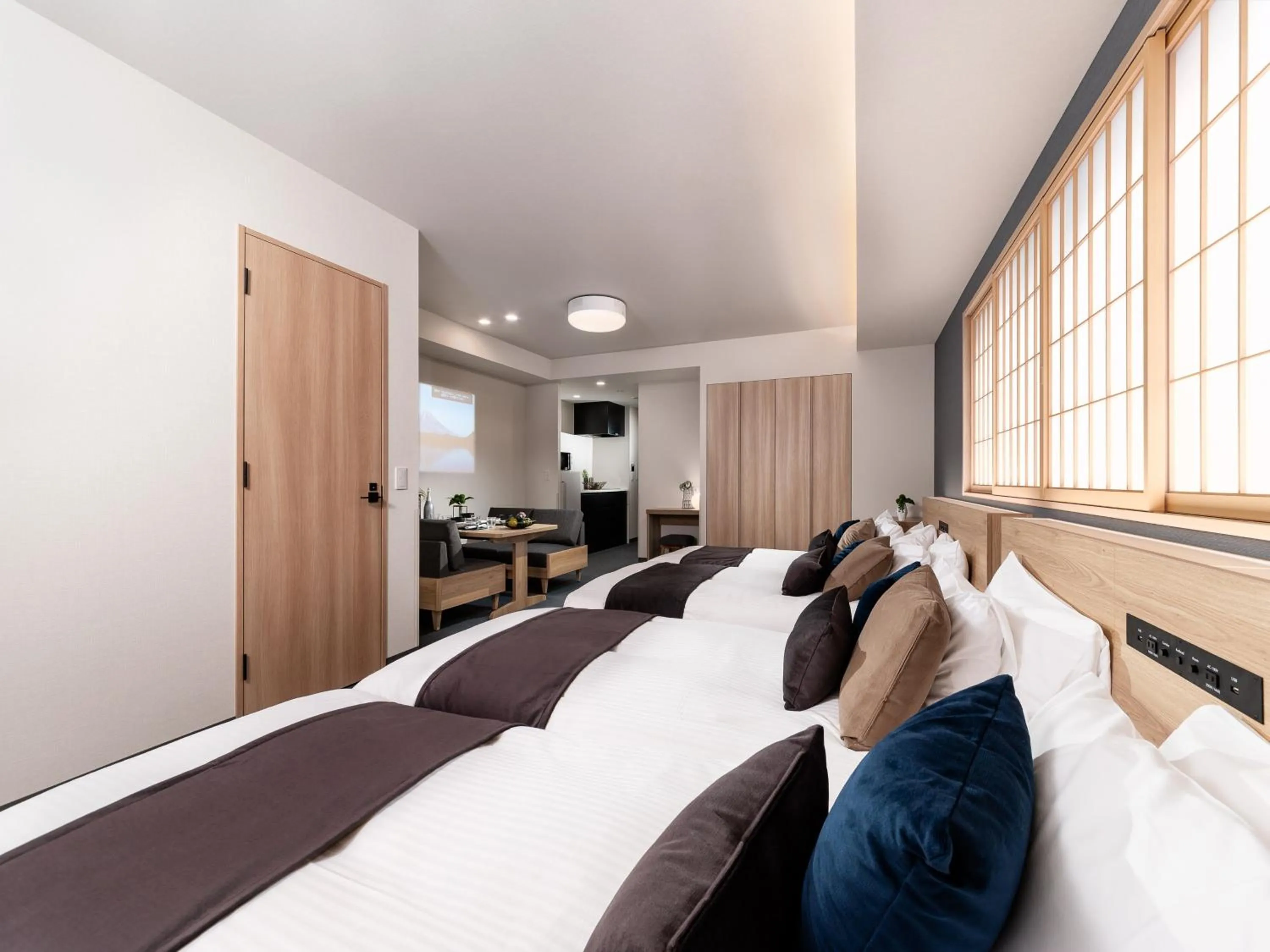 Kitchen or kitchenette, Bed in MIMARU Tokyo Ginza East