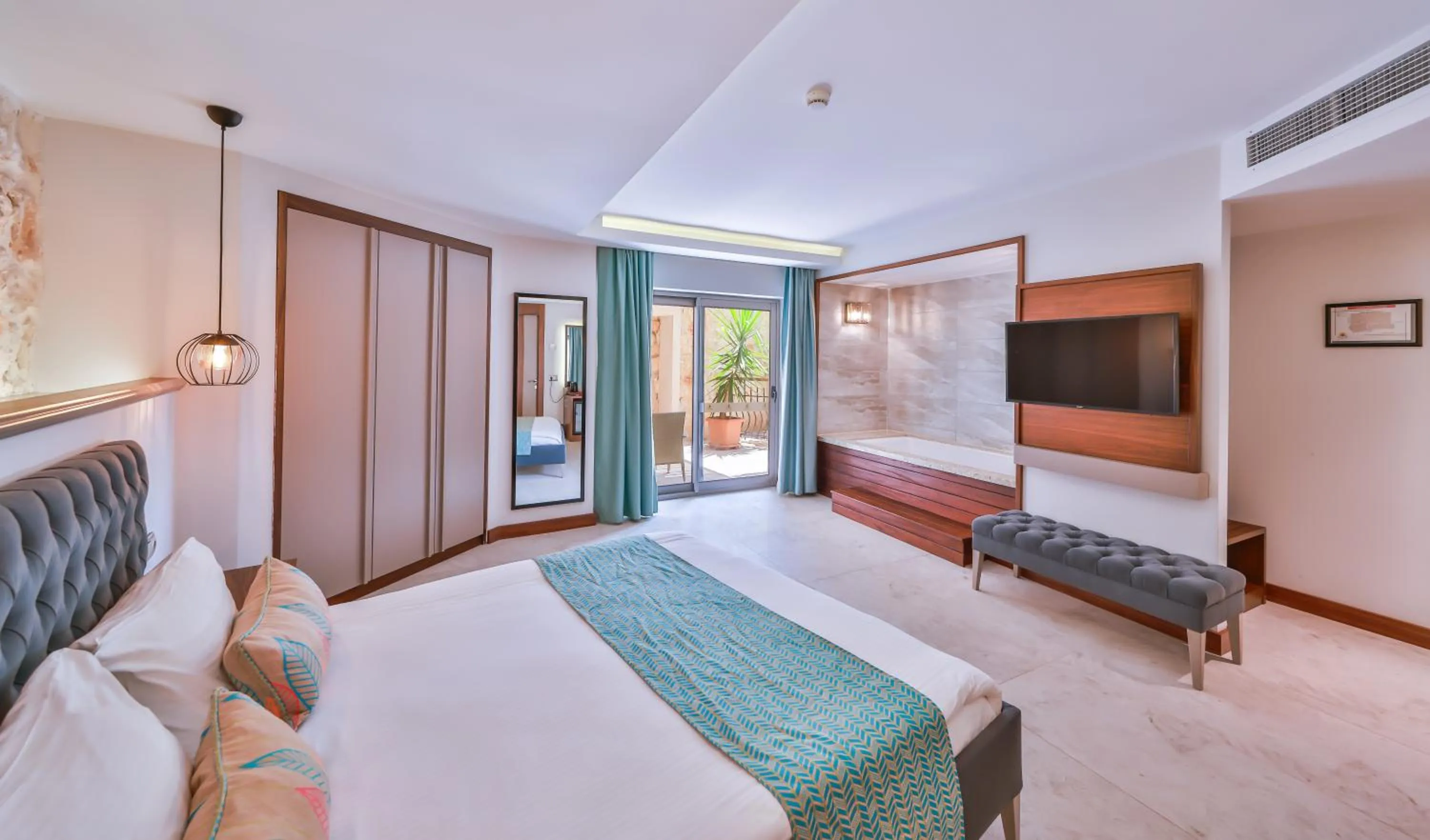 Photo of the whole room, Bed in Molino Hotel