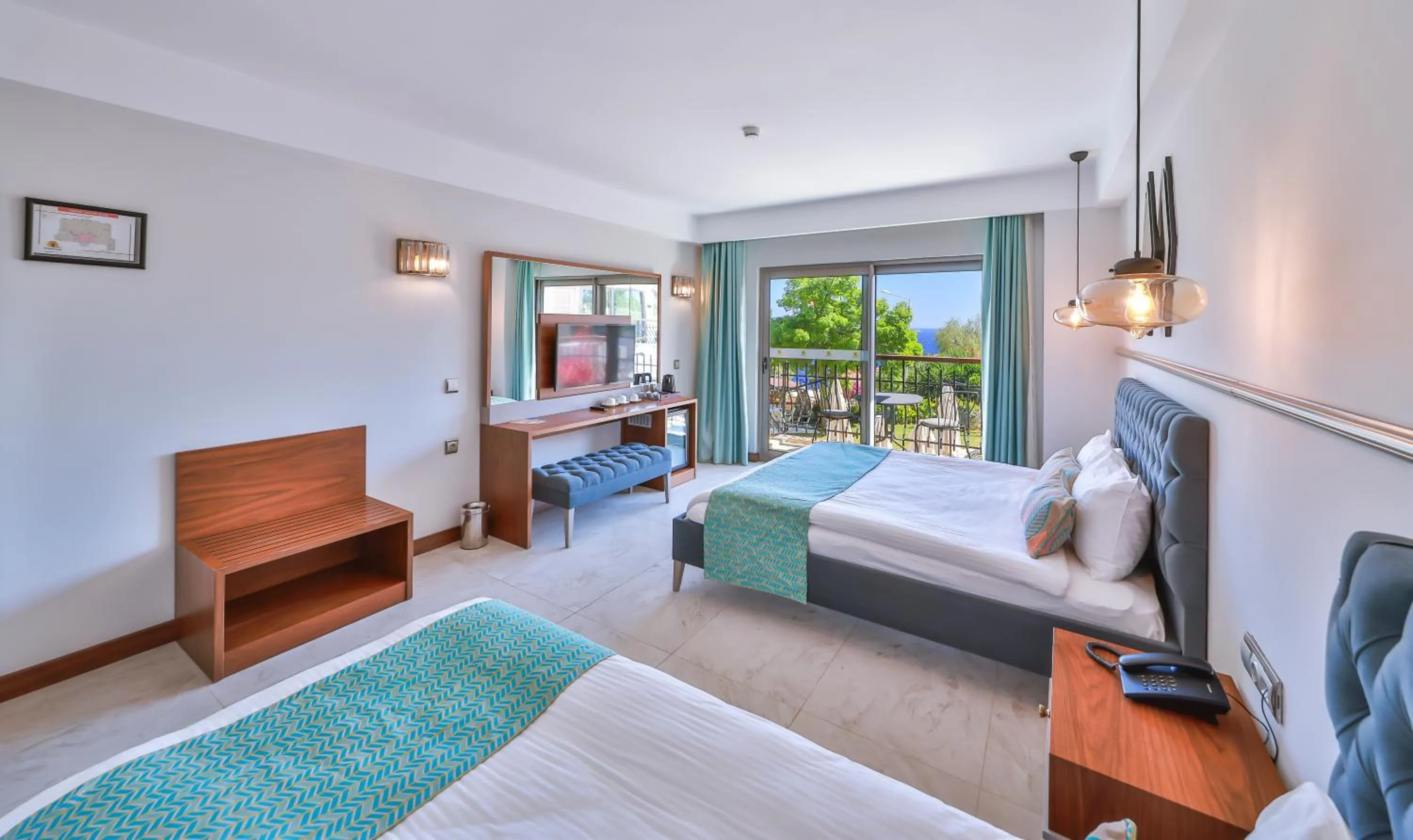 Photo of the whole room, Bed in Molino Hotel