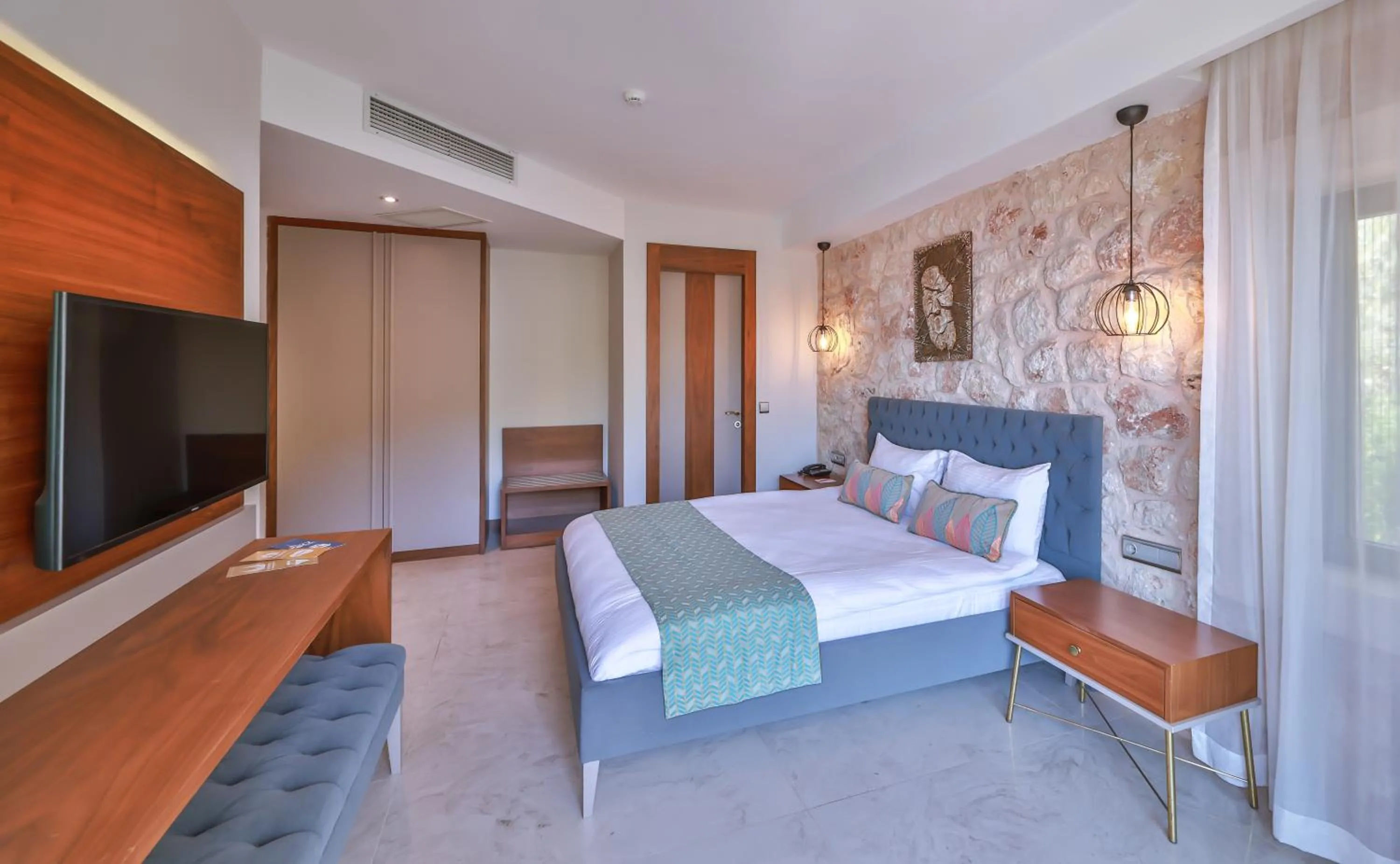 Photo of the whole room, Bed in Molino Hotel