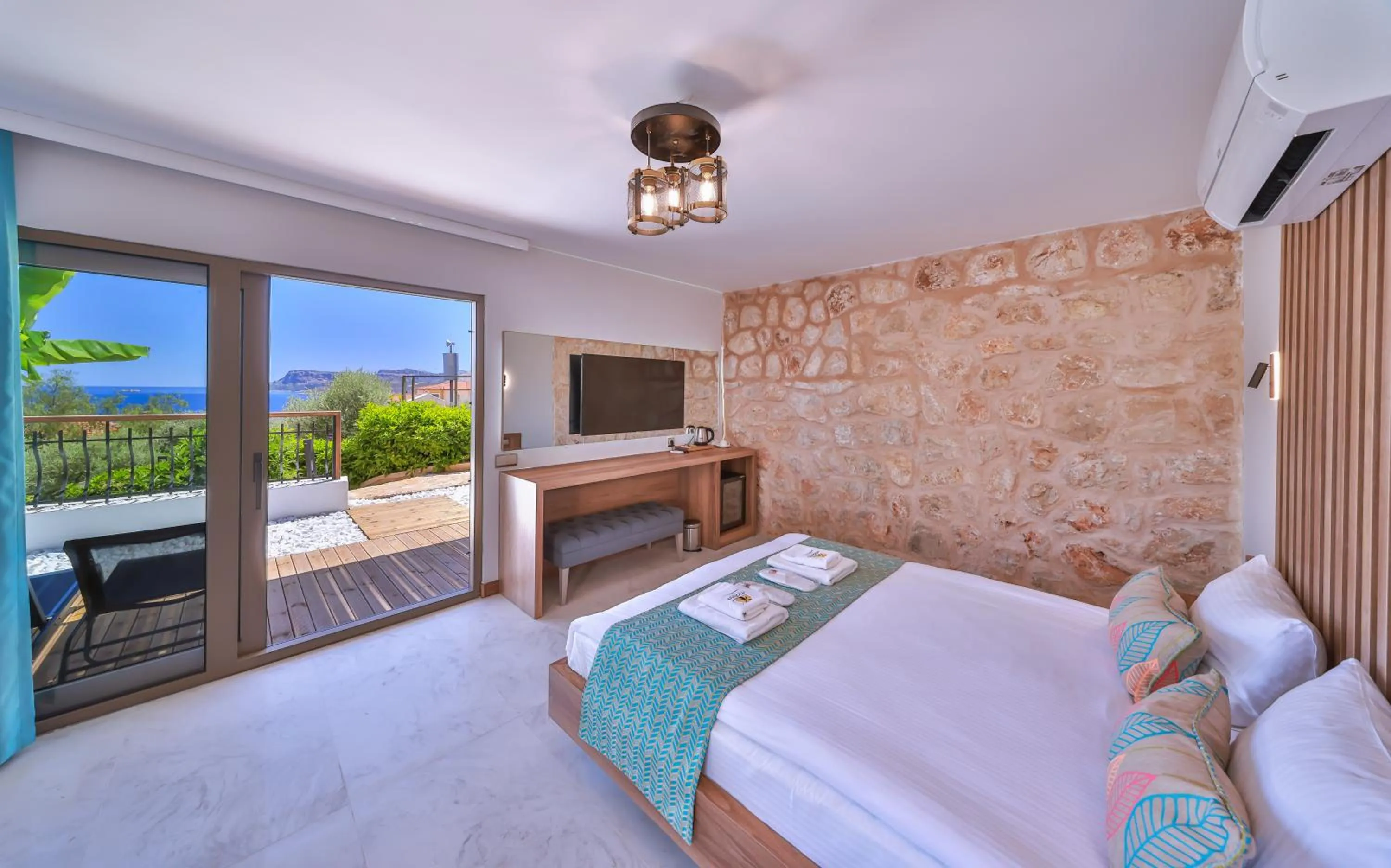 Photo of the whole room, Bed in Molino Hotel