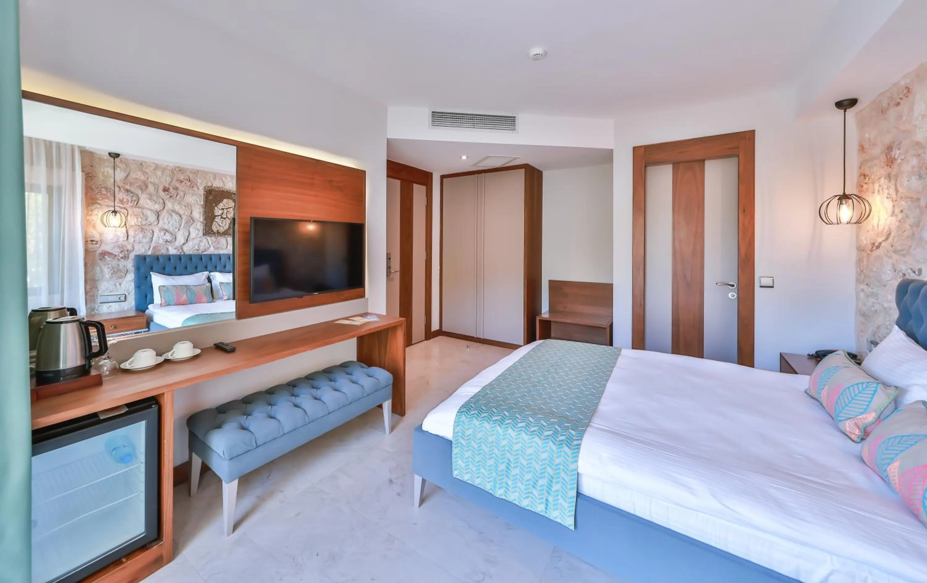 Photo of the whole room, Bed in Molino Hotel