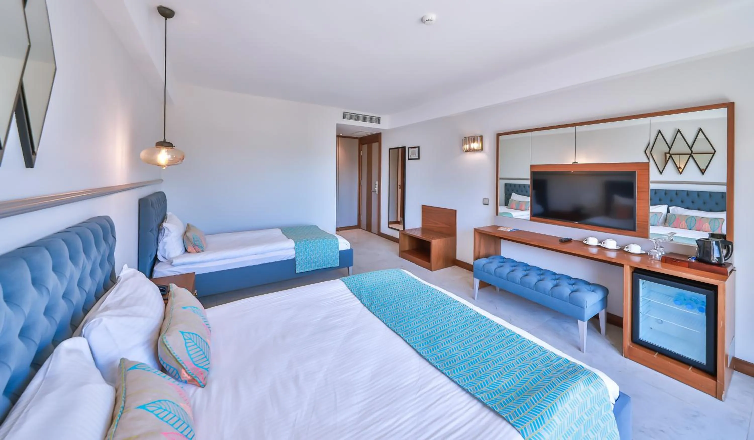 Photo of the whole room, Bed in Molino Hotel