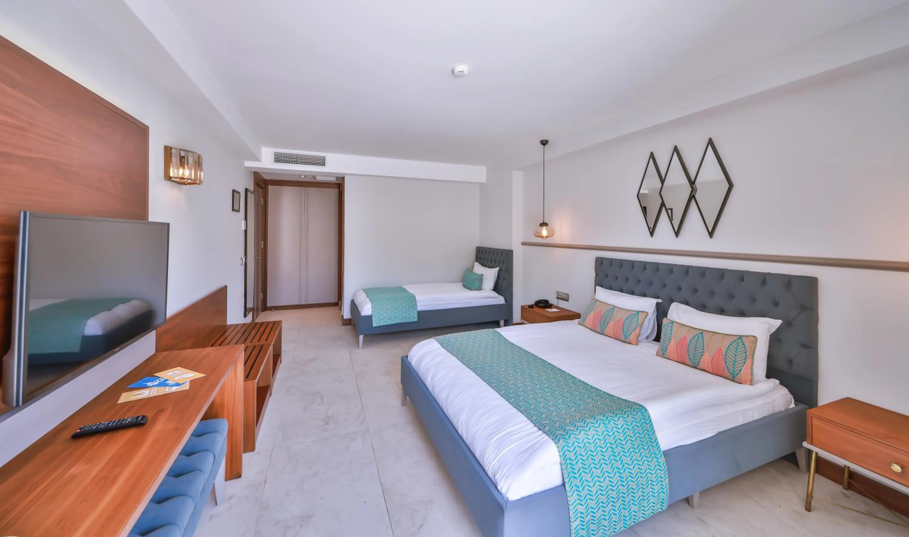 Photo of the whole room, Bed in Molino Hotel