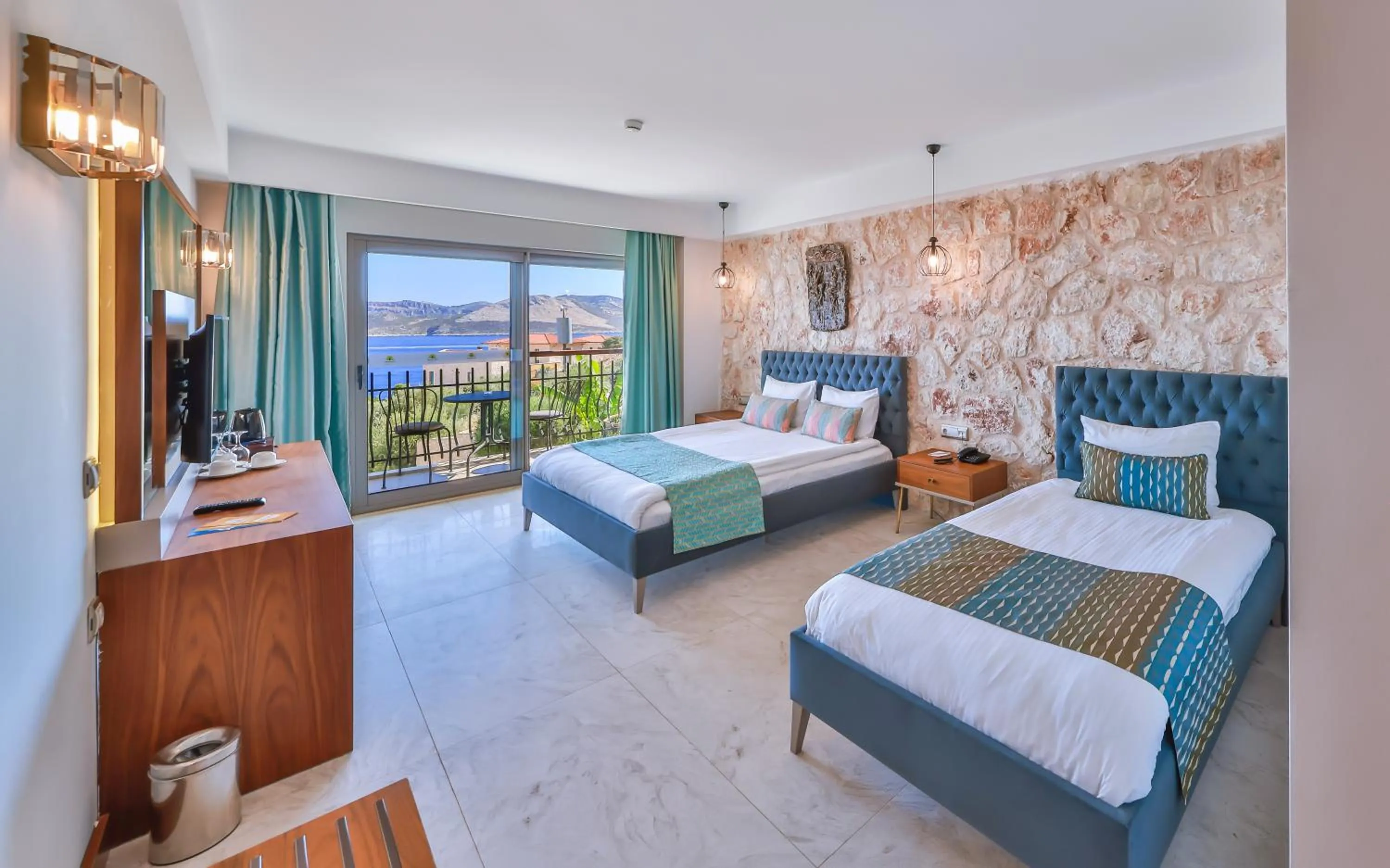 Photo of the whole room, Bed in Molino Hotel