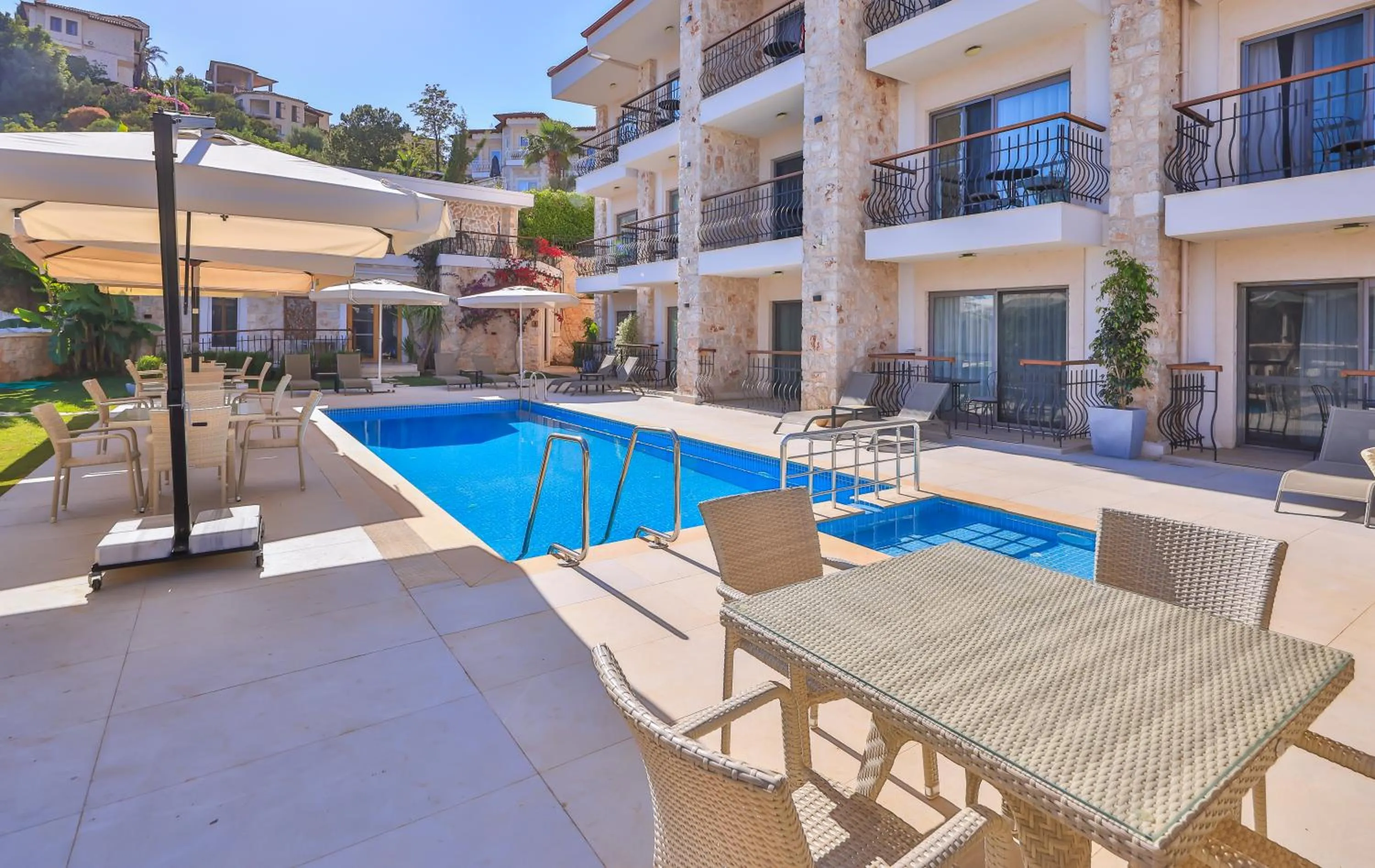 Swimming pool in Molino Hotel