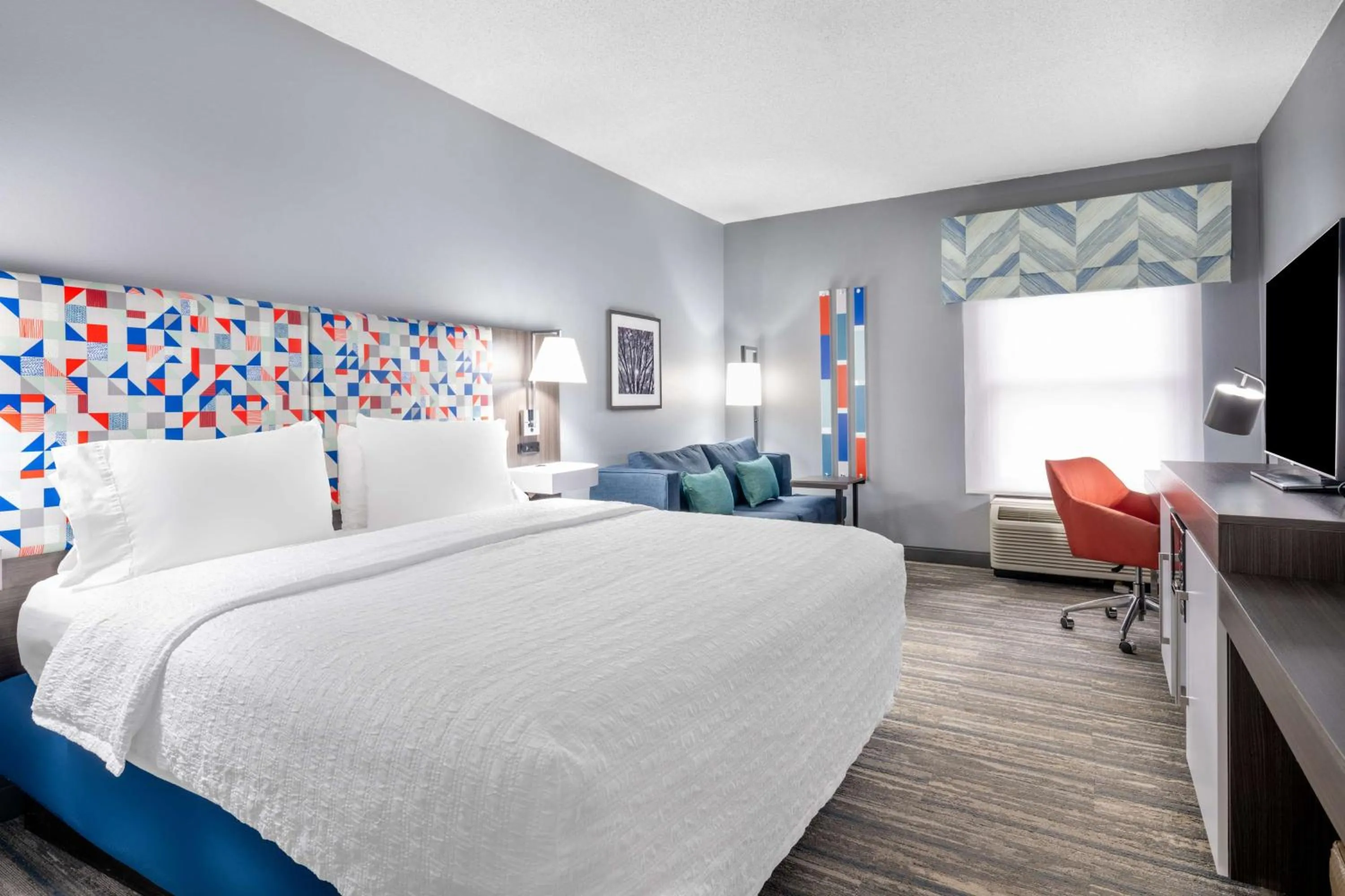 Bedroom, Bed in Hampton Inn Sanford