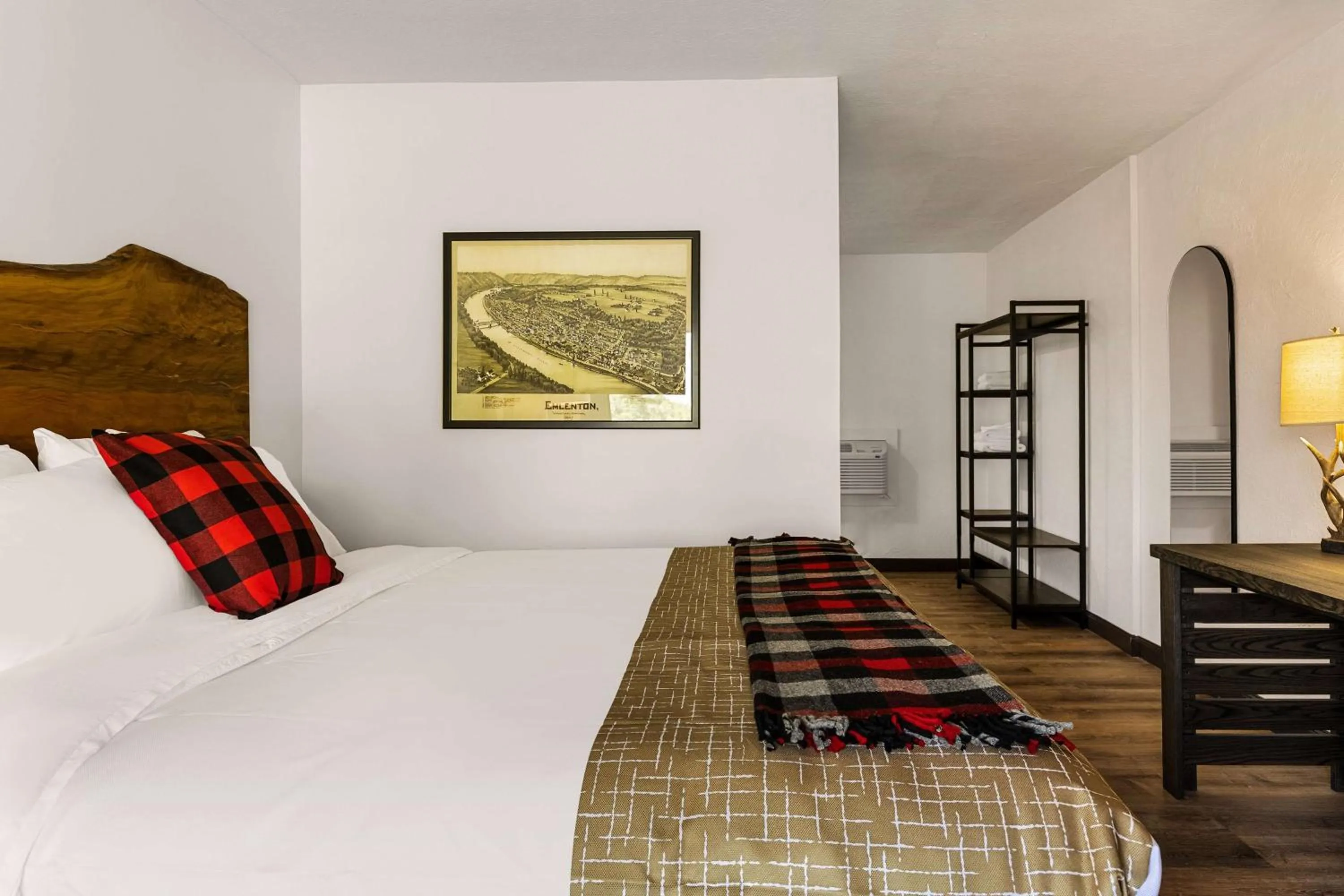 Photo of the whole room, Bed in Travelodge by Wyndham Emlenton