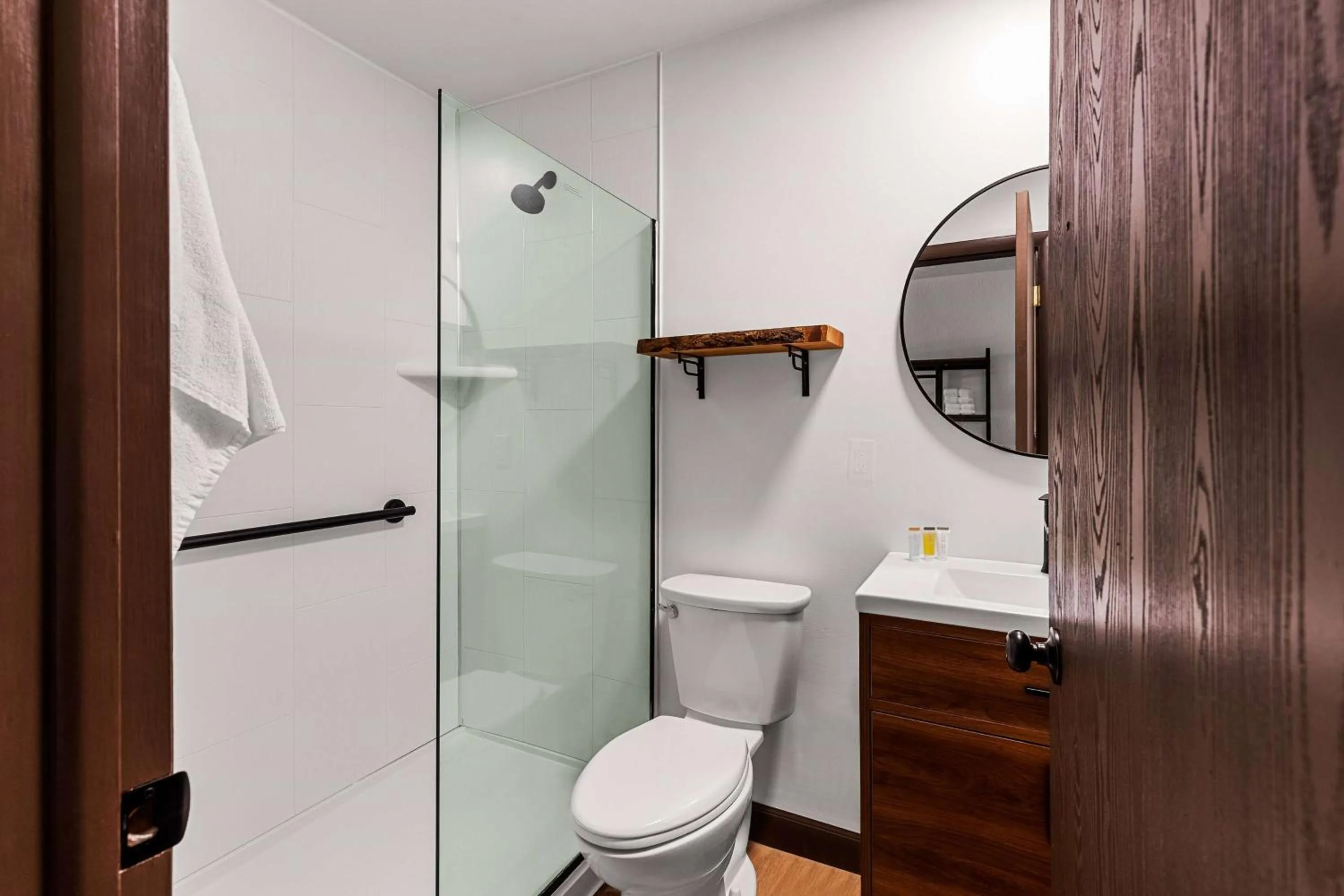 TV and multimedia in Travelodge by Wyndham Emlenton