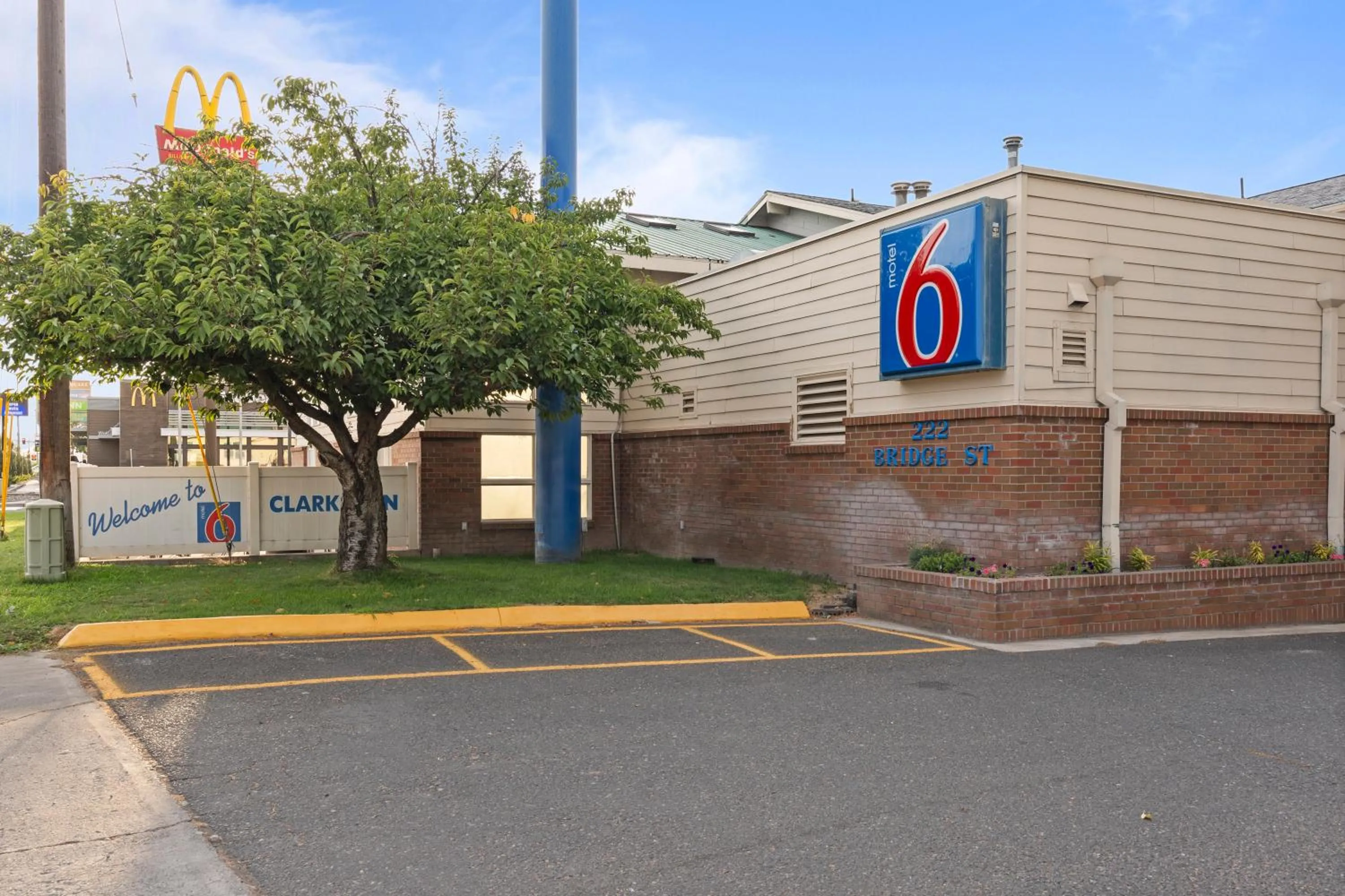 Parking in Motel 6 Clarkston WA