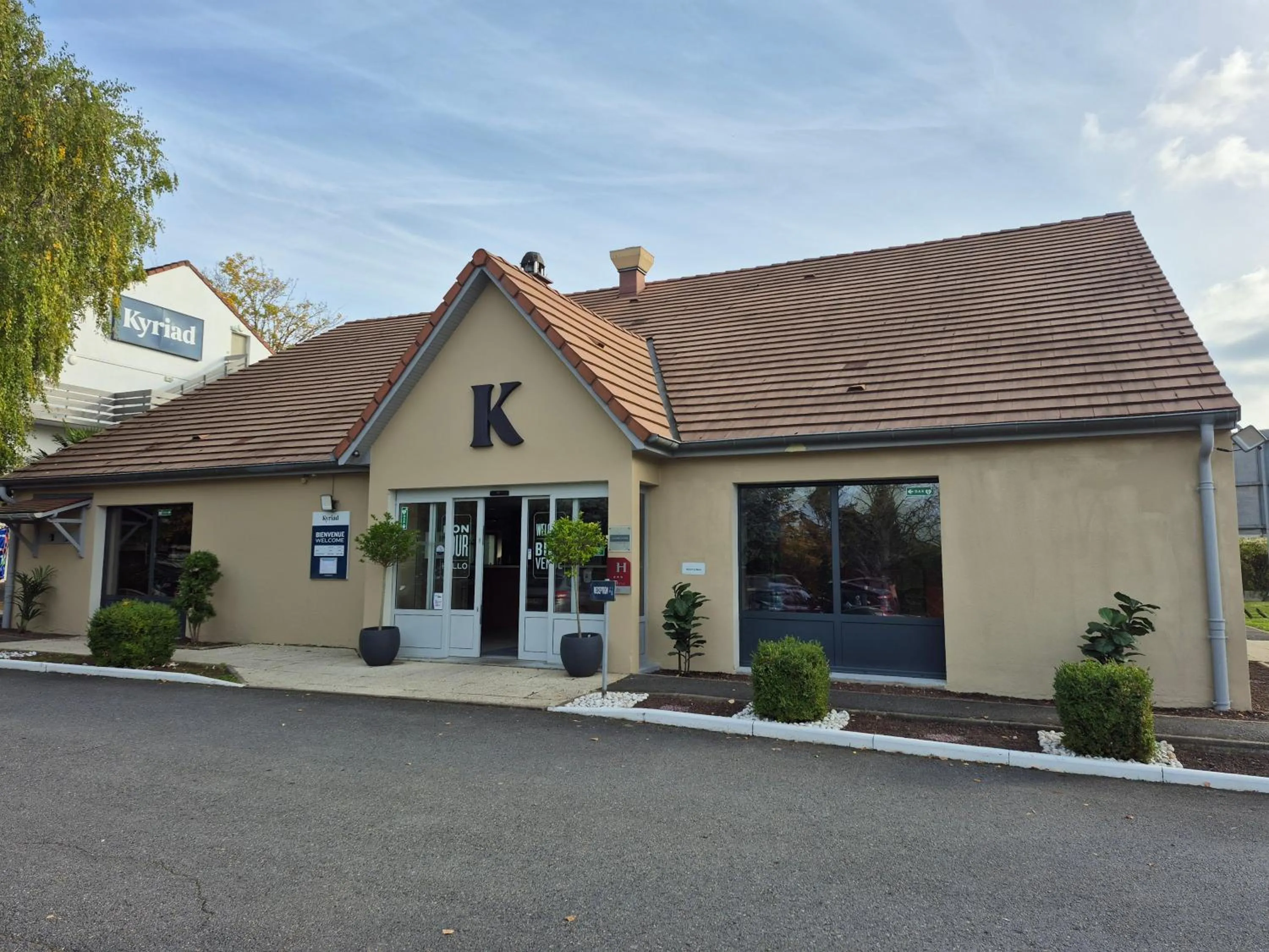 Property building in Kyriad Meaux Sud Nanteuil Les Meaux