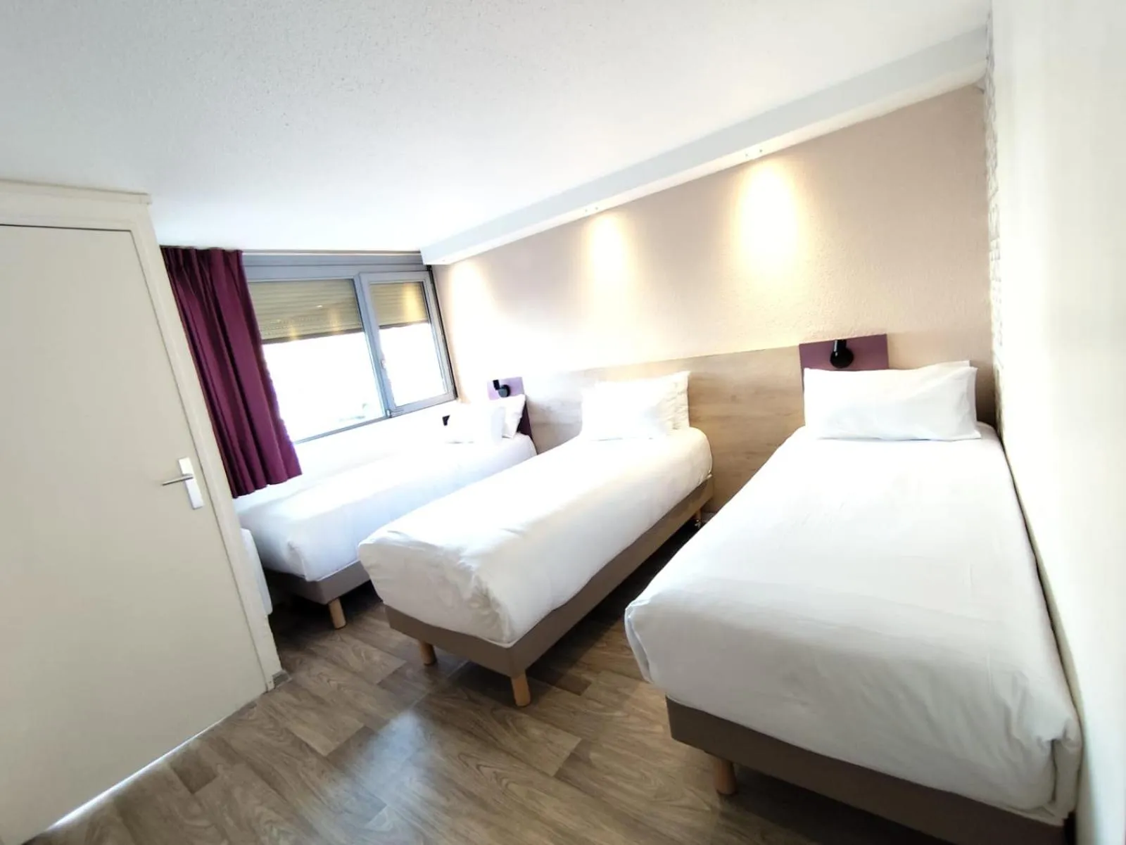 Bed in Kyriad Meaux Sud Nanteuil Les Meaux