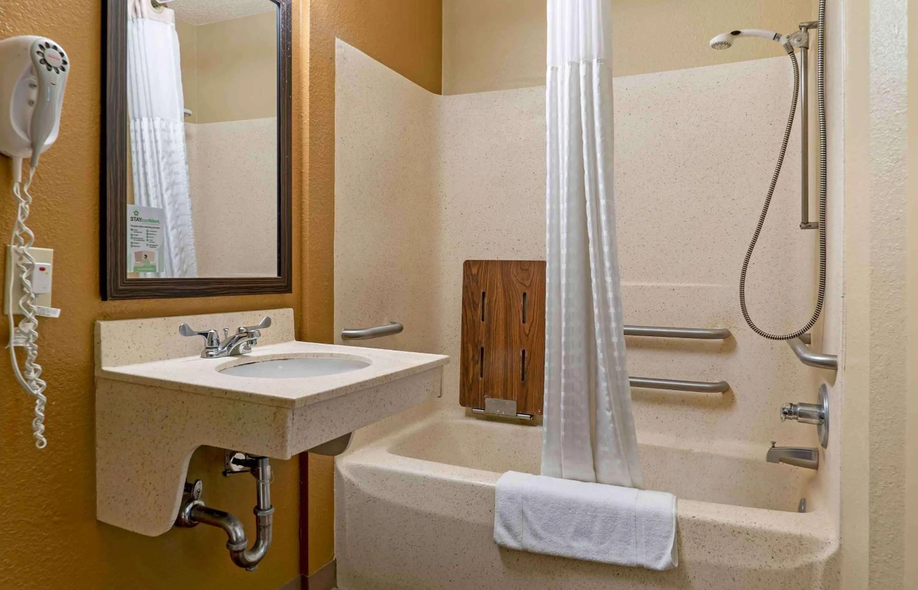 Bathroom in Extended Stay America Suites - Detroit - Novi - Orchard Hill Place