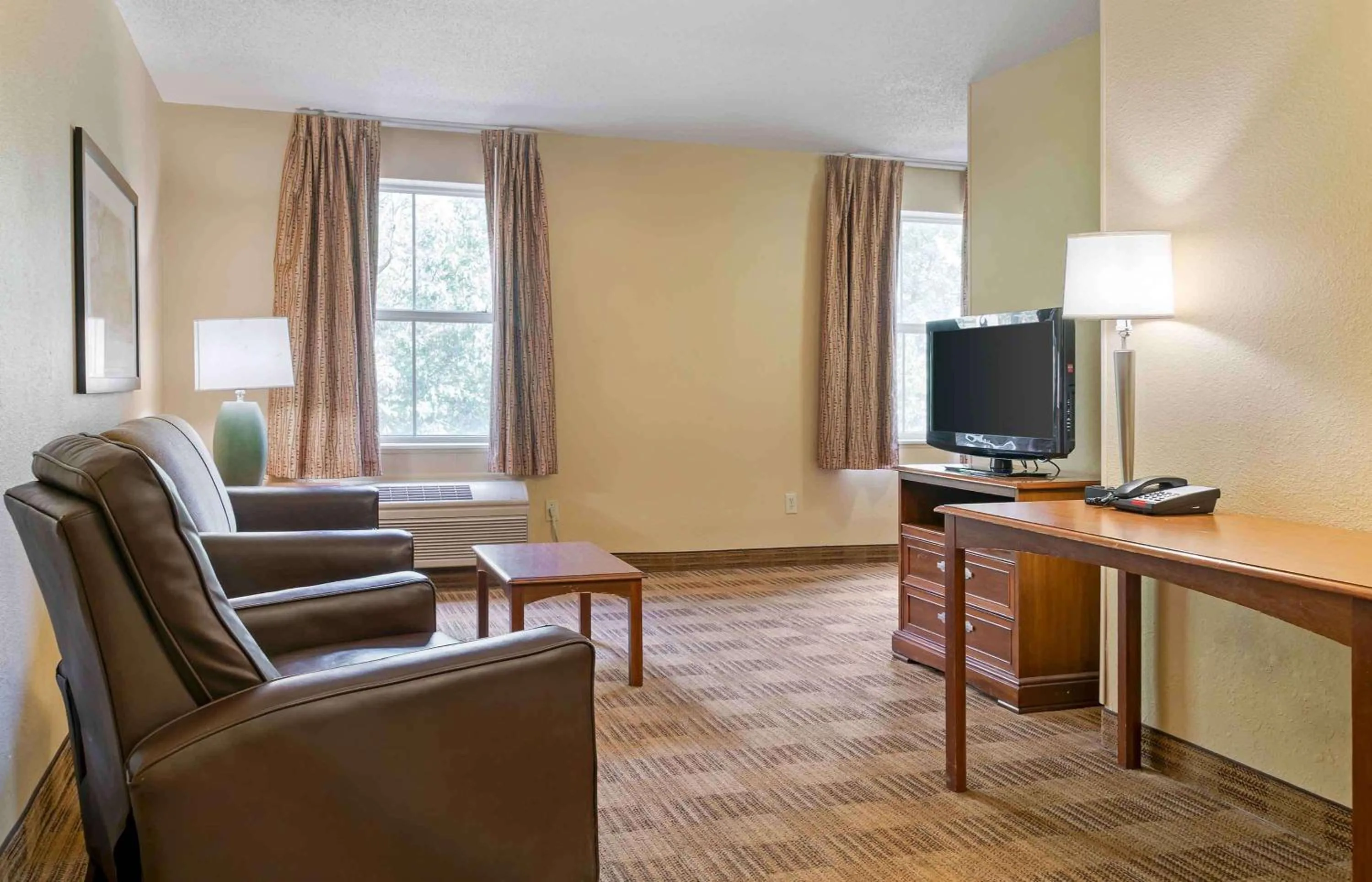 Bedroom in Extended Stay America Suites - Detroit - Novi - Orchard Hill Place