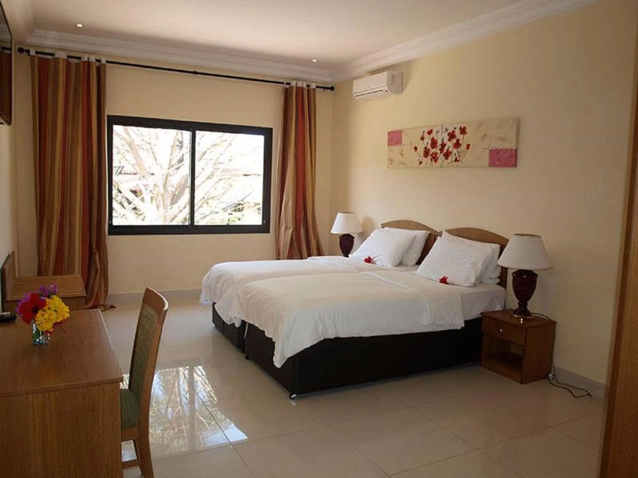 Bedroom, Bed in Senegambia Beach Hotel