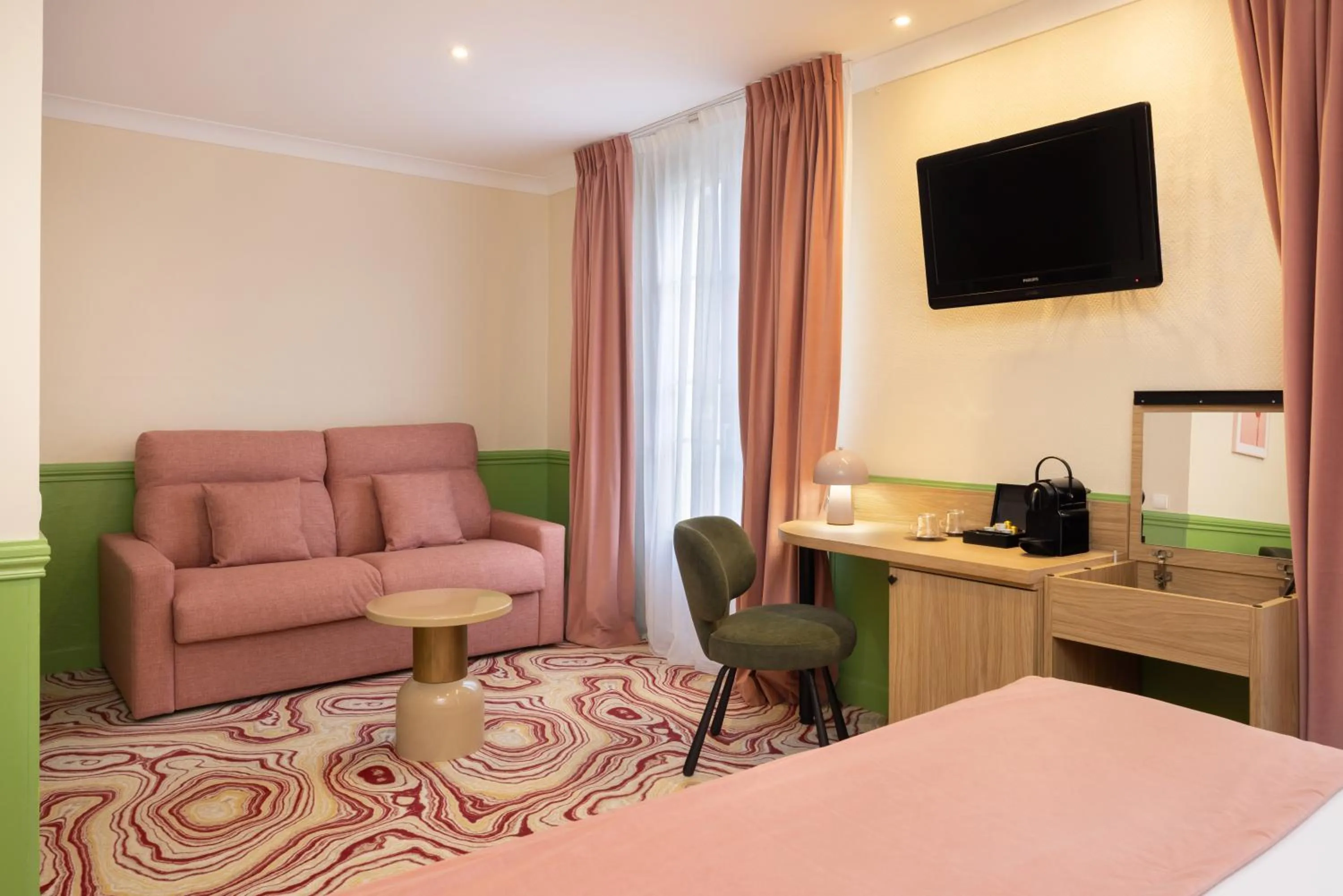 Bed in Best Western Hotel Lakmi Nice