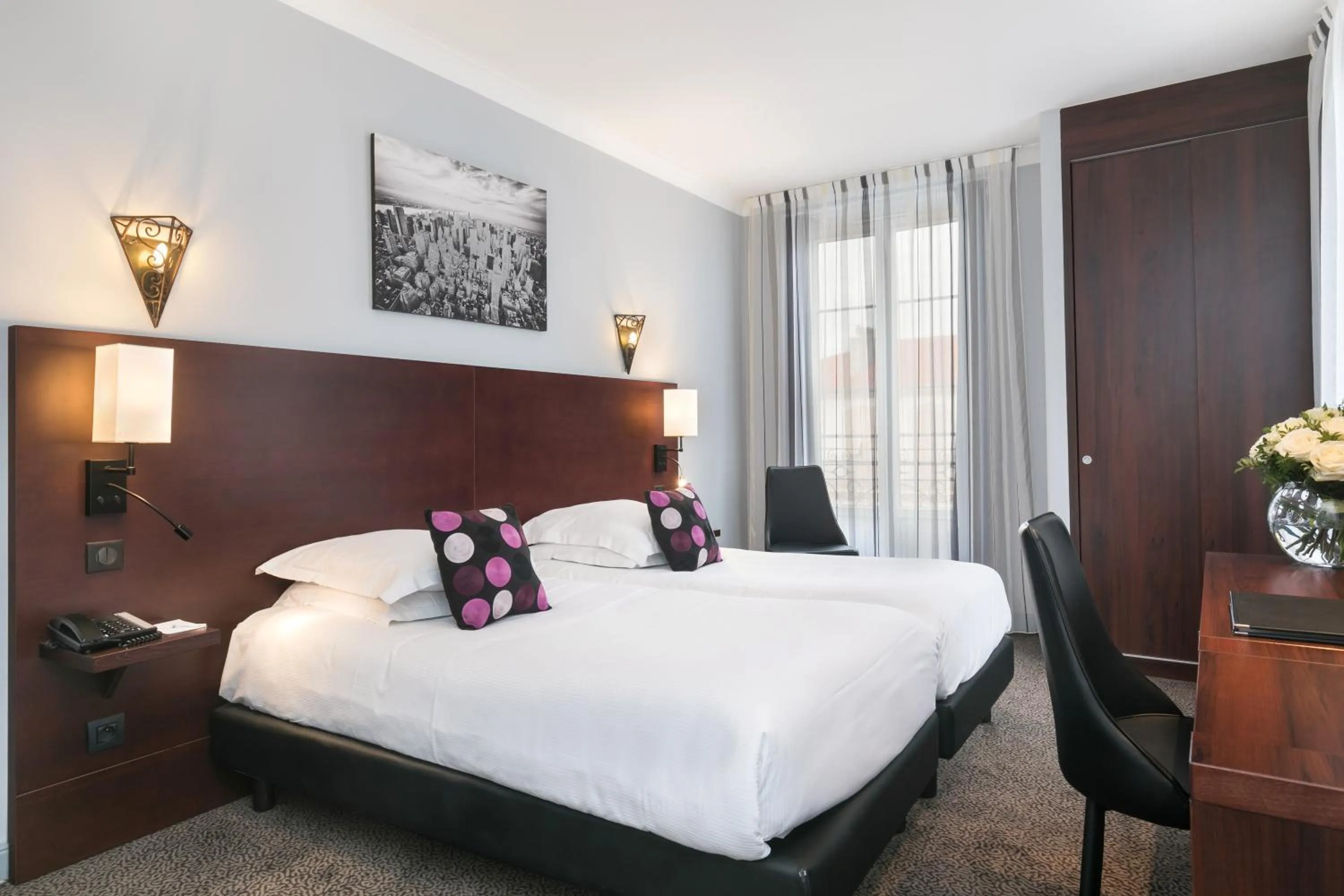 Bed in Best Western Hotel Lakmi Nice