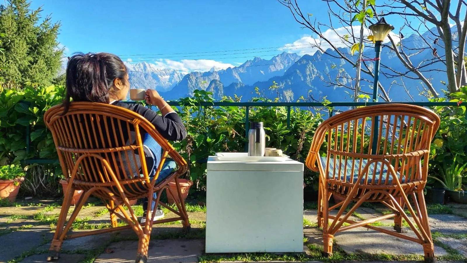 Mountain view in Himalayan High, Auli, By Himalayan Eco Lodges