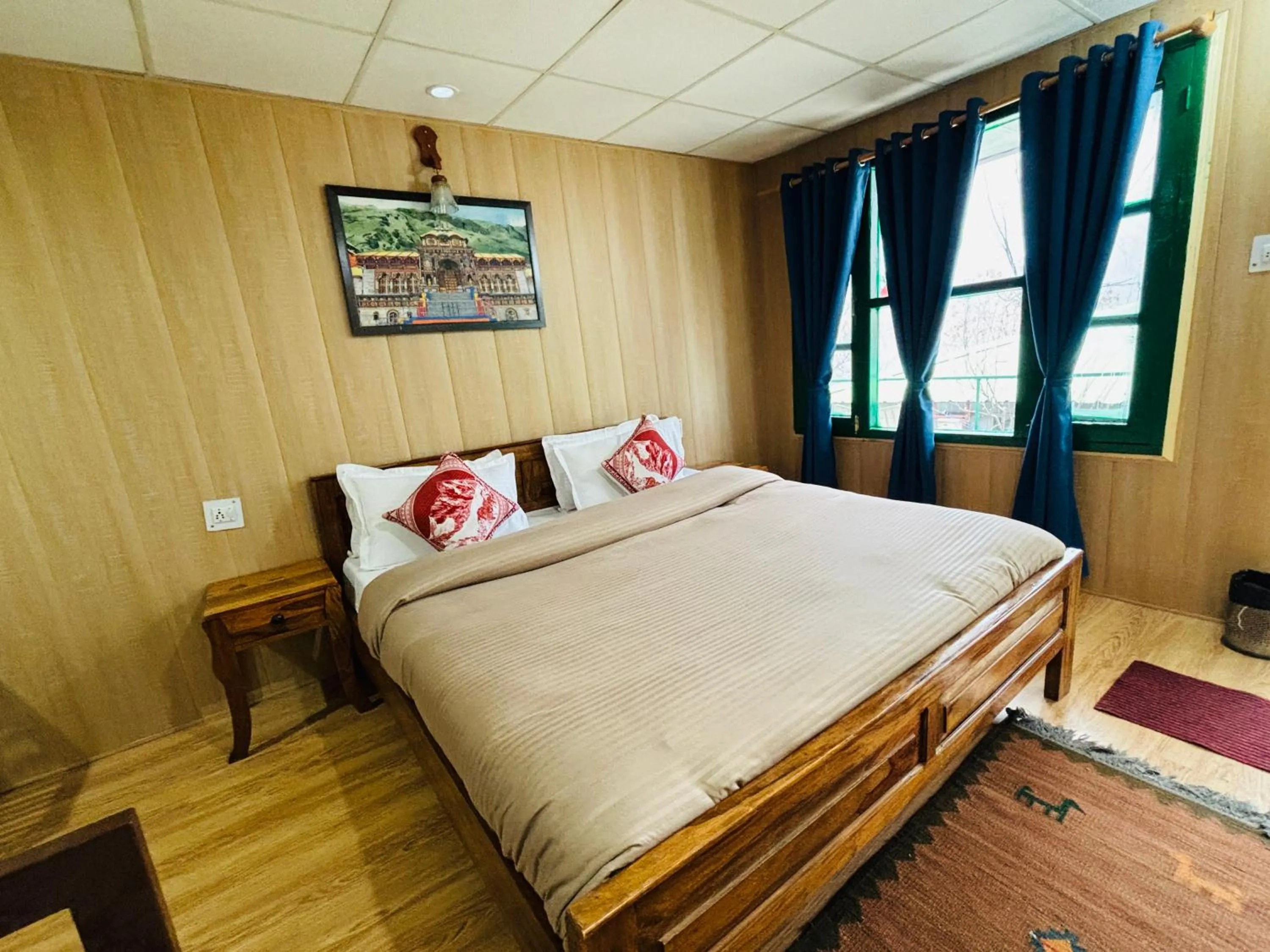 Bed in Himalayan High, Auli, By Himalayan Eco Lodges