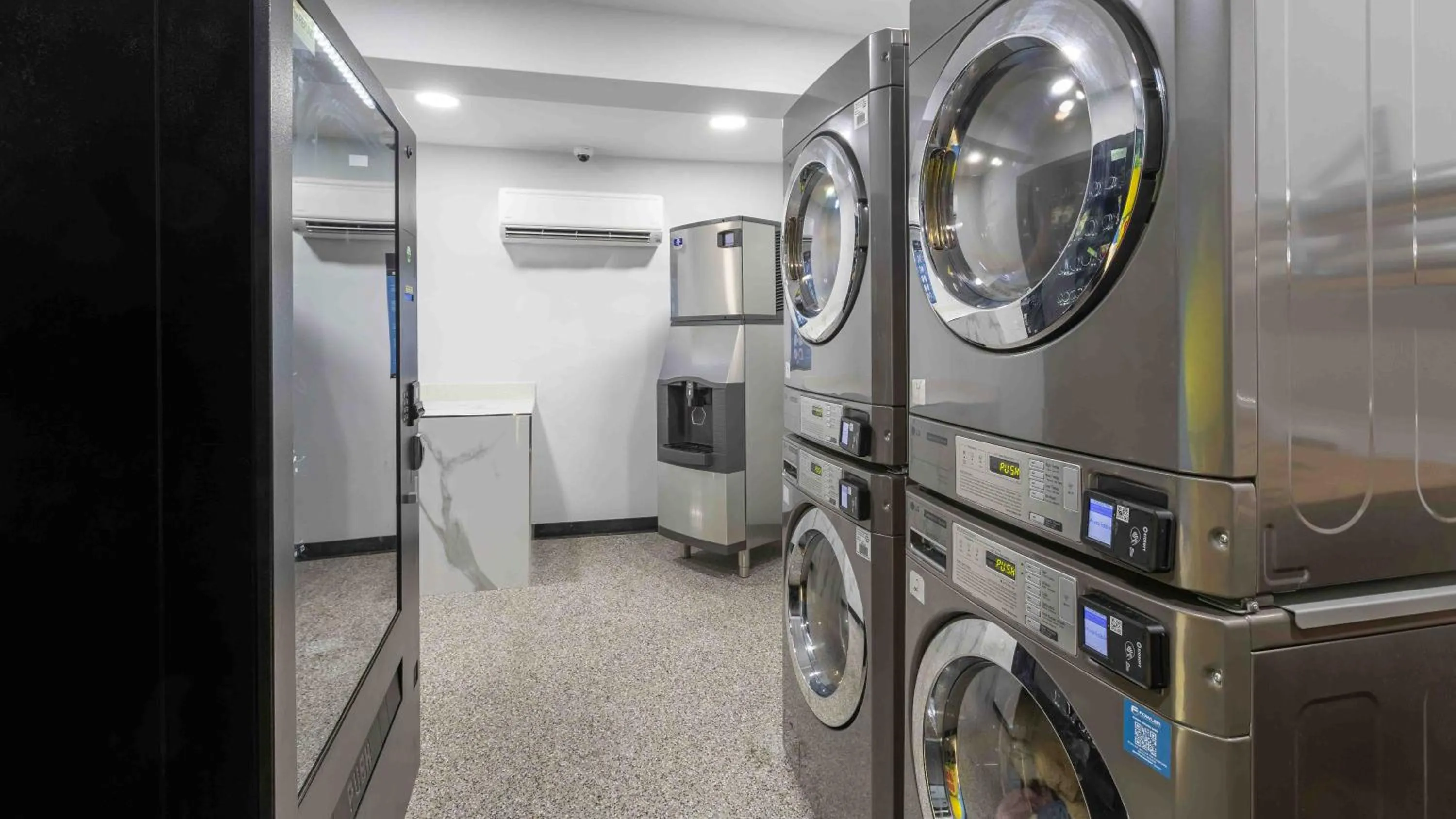 vending machine in Motel 6 Hickory NC