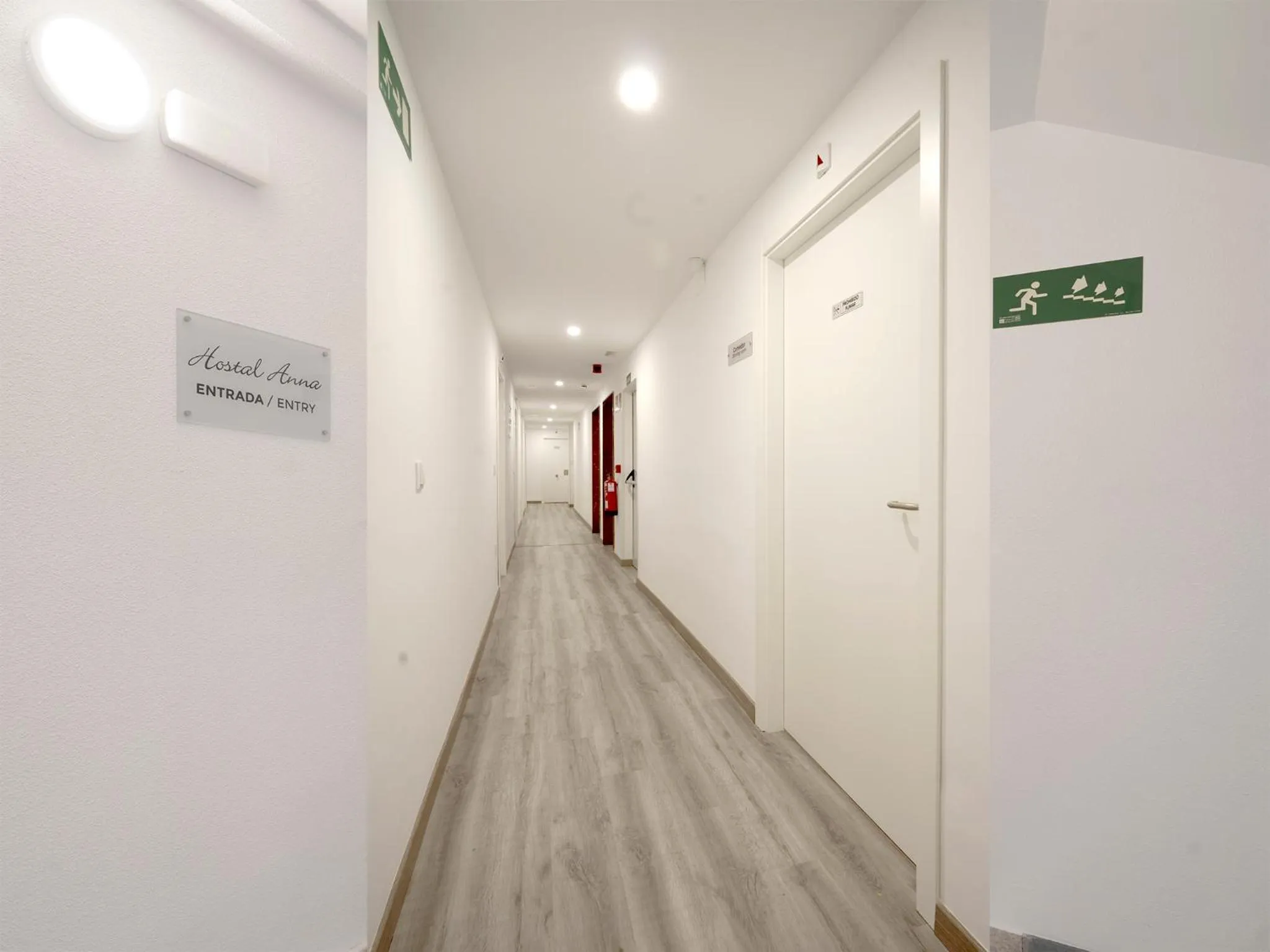 Property building in Hostal Anna Benidorm