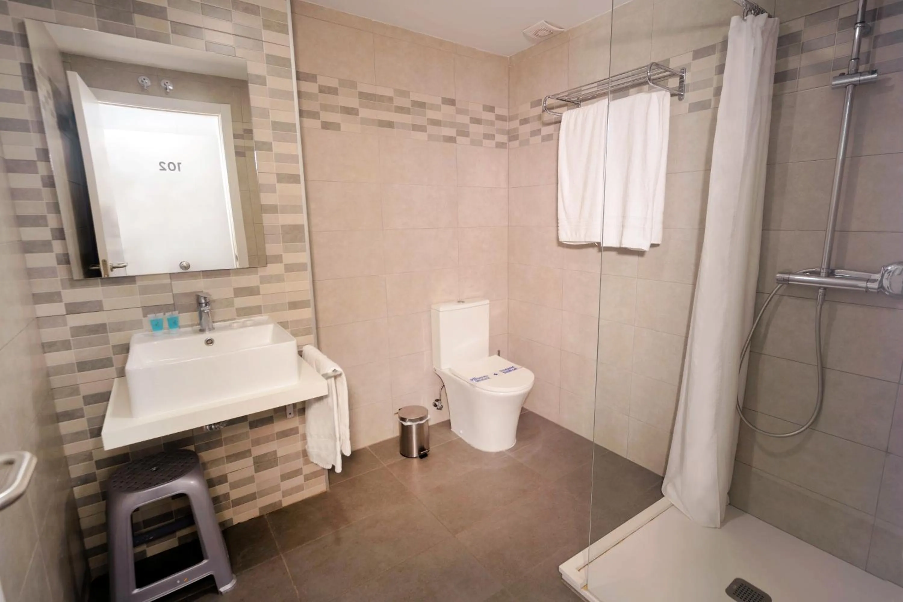 Bathroom in Hostal Anna Benidorm