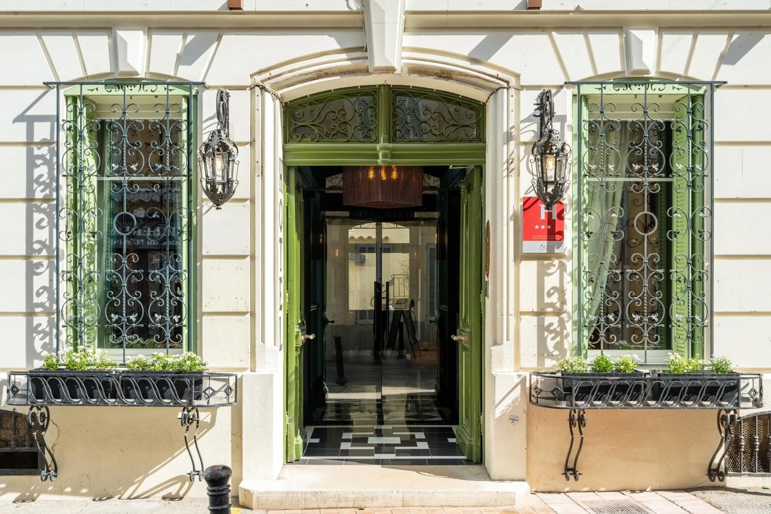 Facade/entrance in La Maison d'été