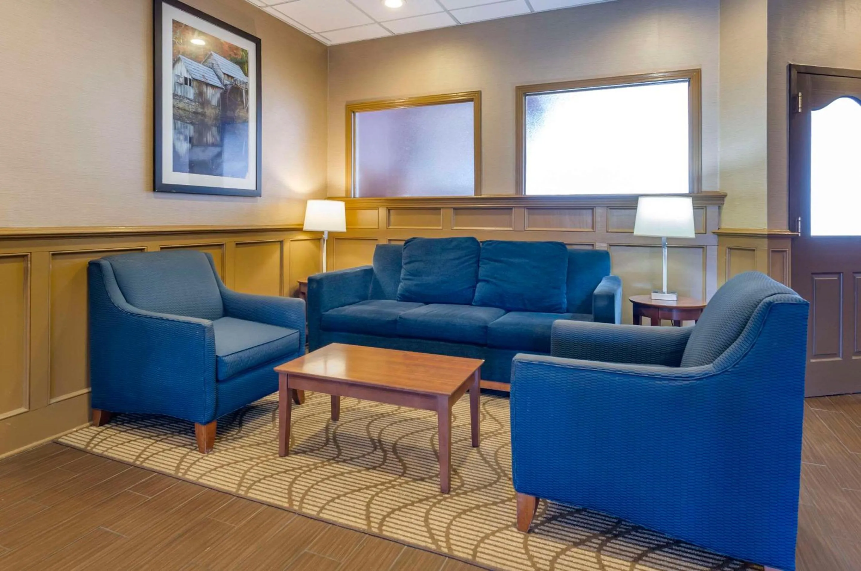 Lobby or reception in Comfort Inn & Suites Raphine - Lexington near I-81 and I-64