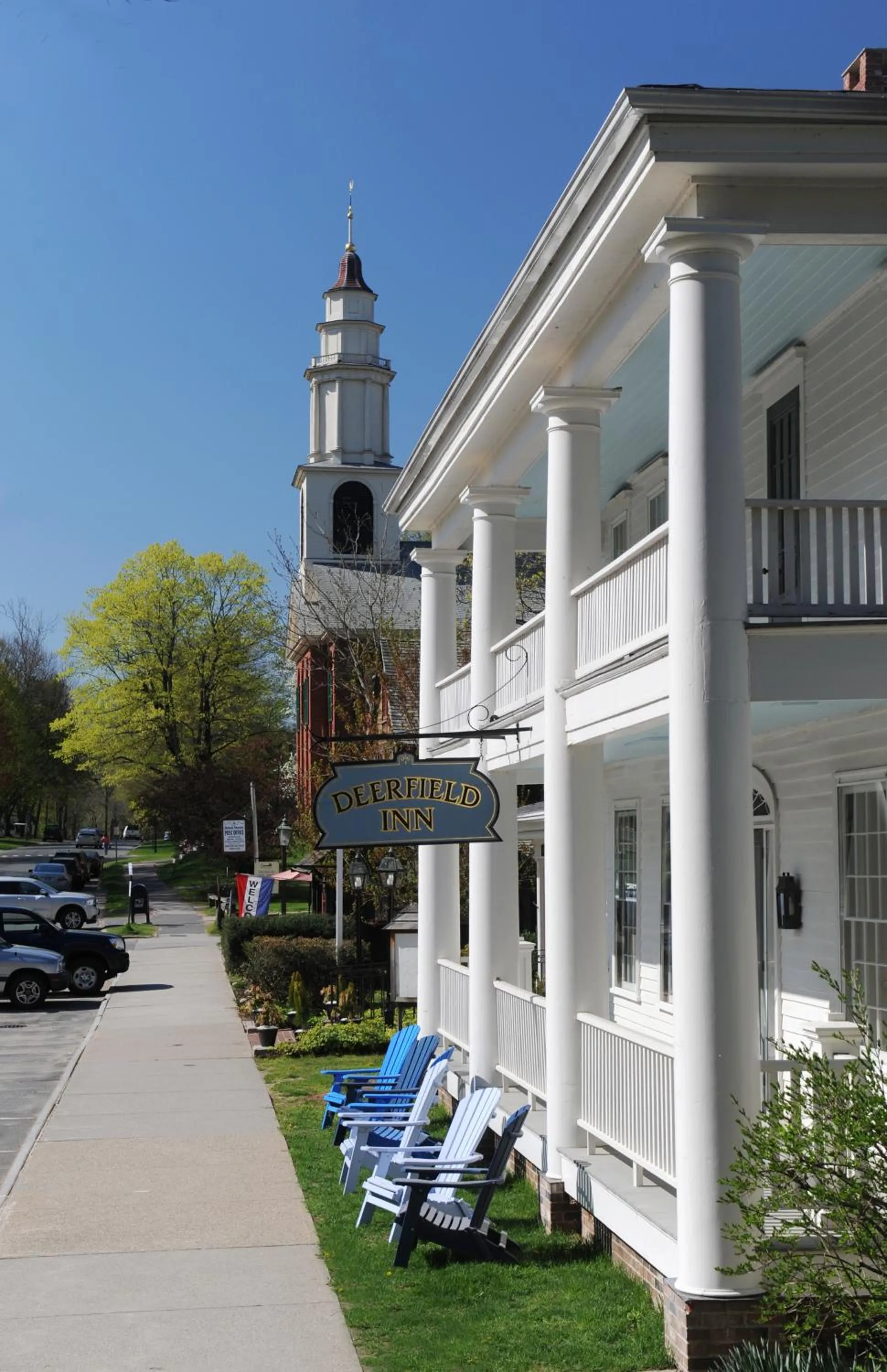 Facade/entrance in Deerfield Inn