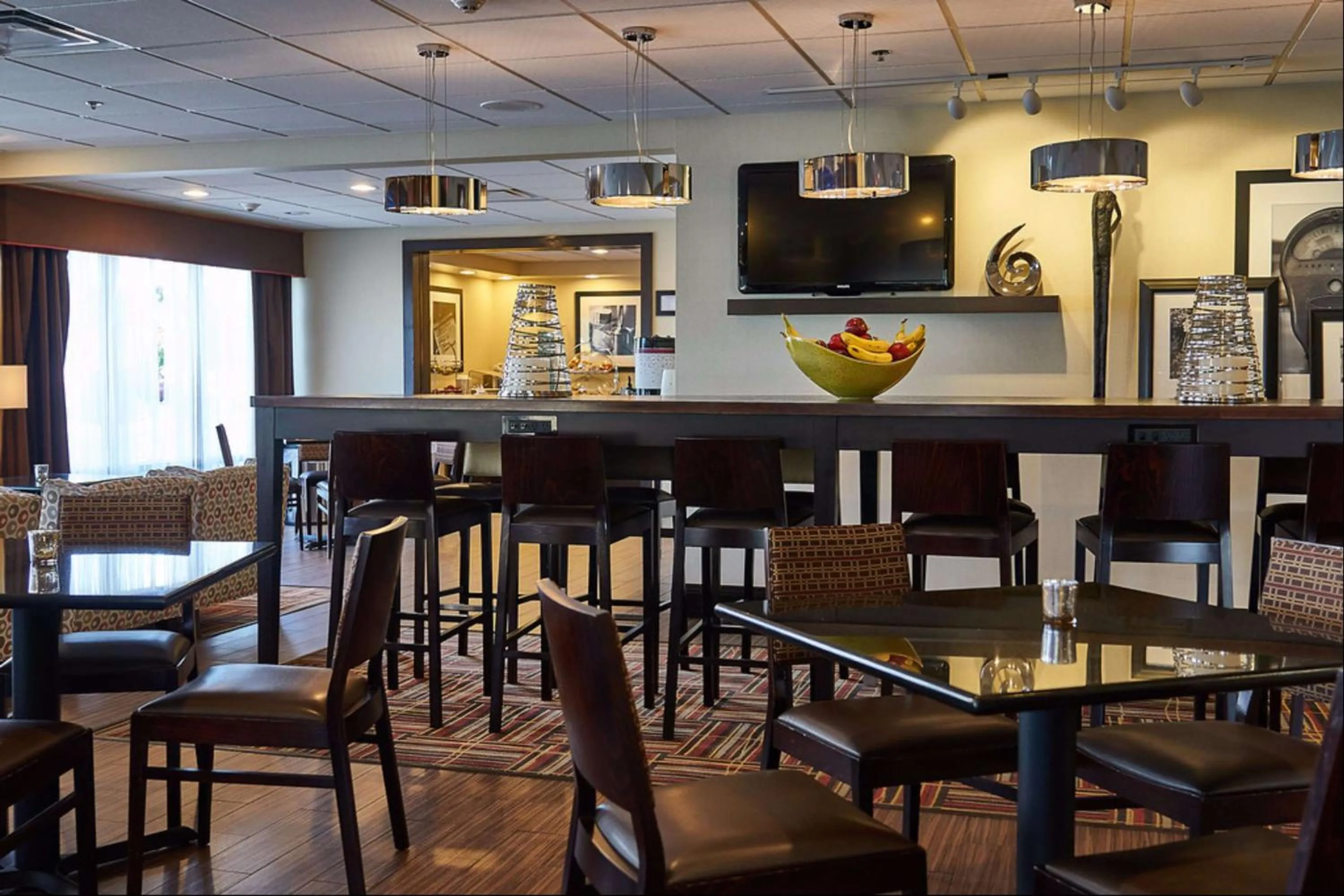 Restaurant/places to eat in Hampton Inn Uniontown