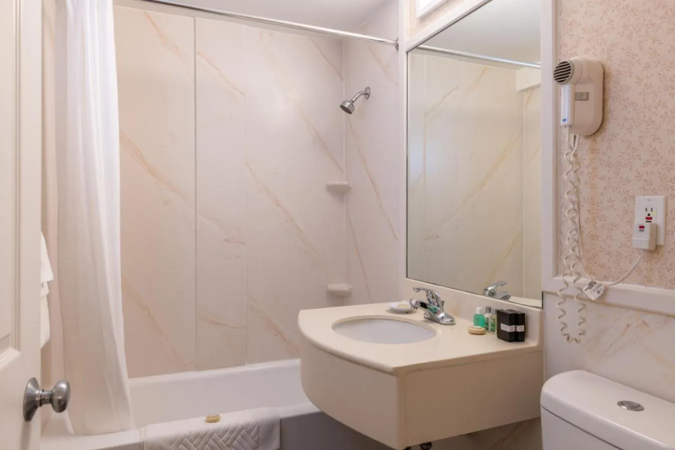 Bathroom in Ogunquit Hotel and Suites